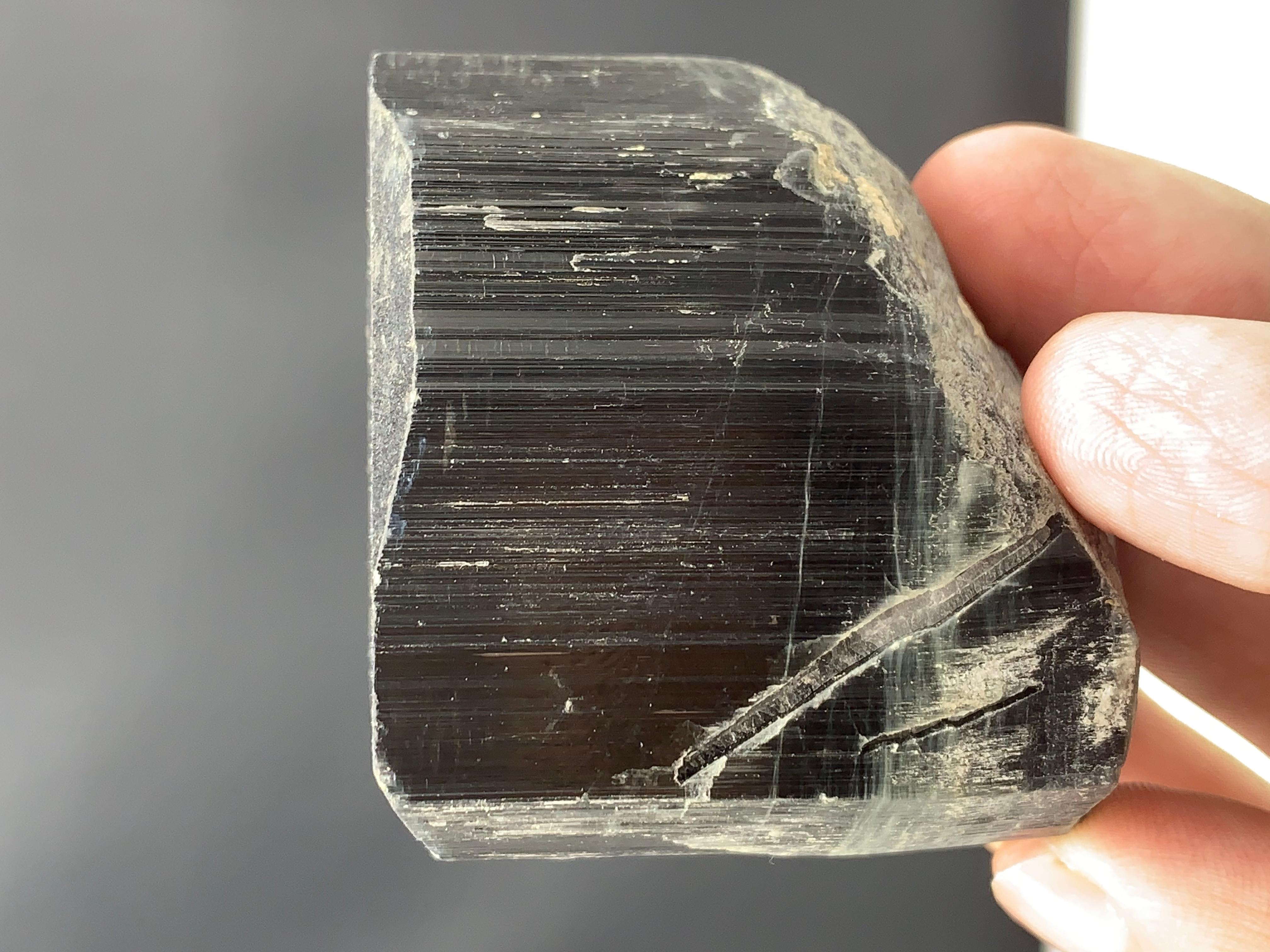 255.07 Gramm Schöner schwarzer Turmalin-Kristall aus Afghanistan  im Angebot 9