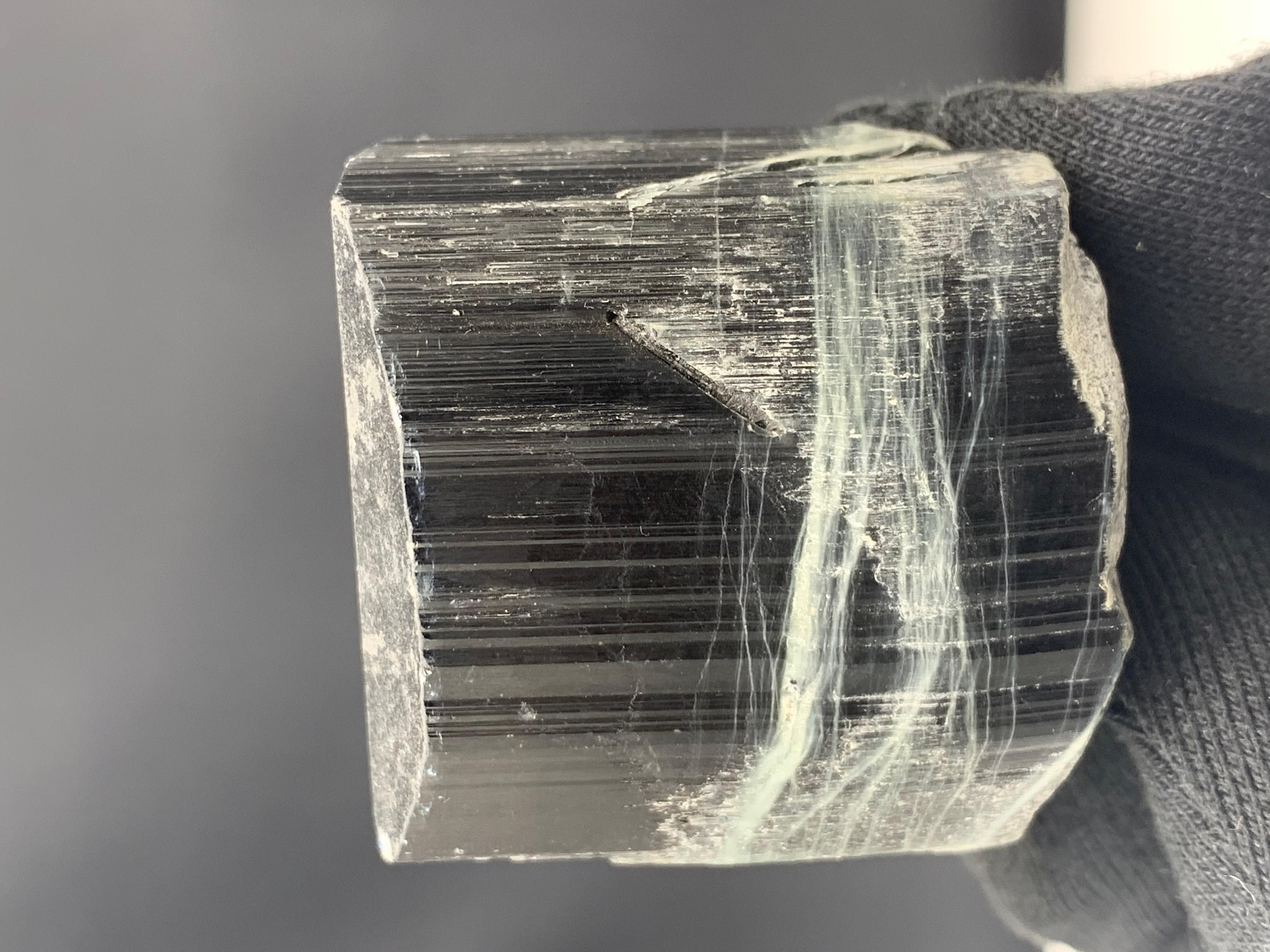 255.07 Gramm Schöner schwarzer Turmalin-Kristall aus Afghanistan  im Zustand „Gut“ im Angebot in Peshawar, PK