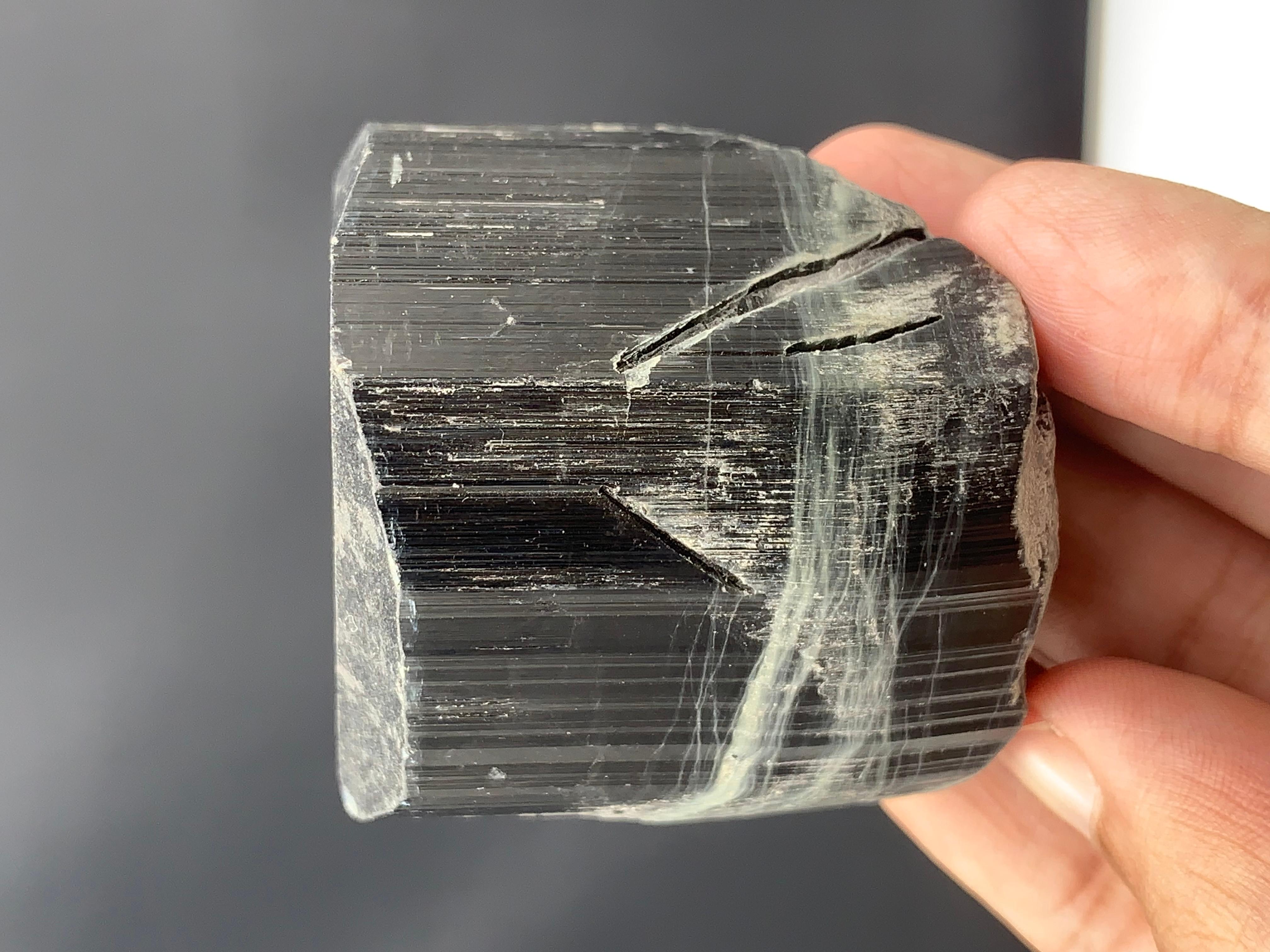 255.07 Gramm Schöner schwarzer Turmalin-Kristall aus Afghanistan  im Angebot 1