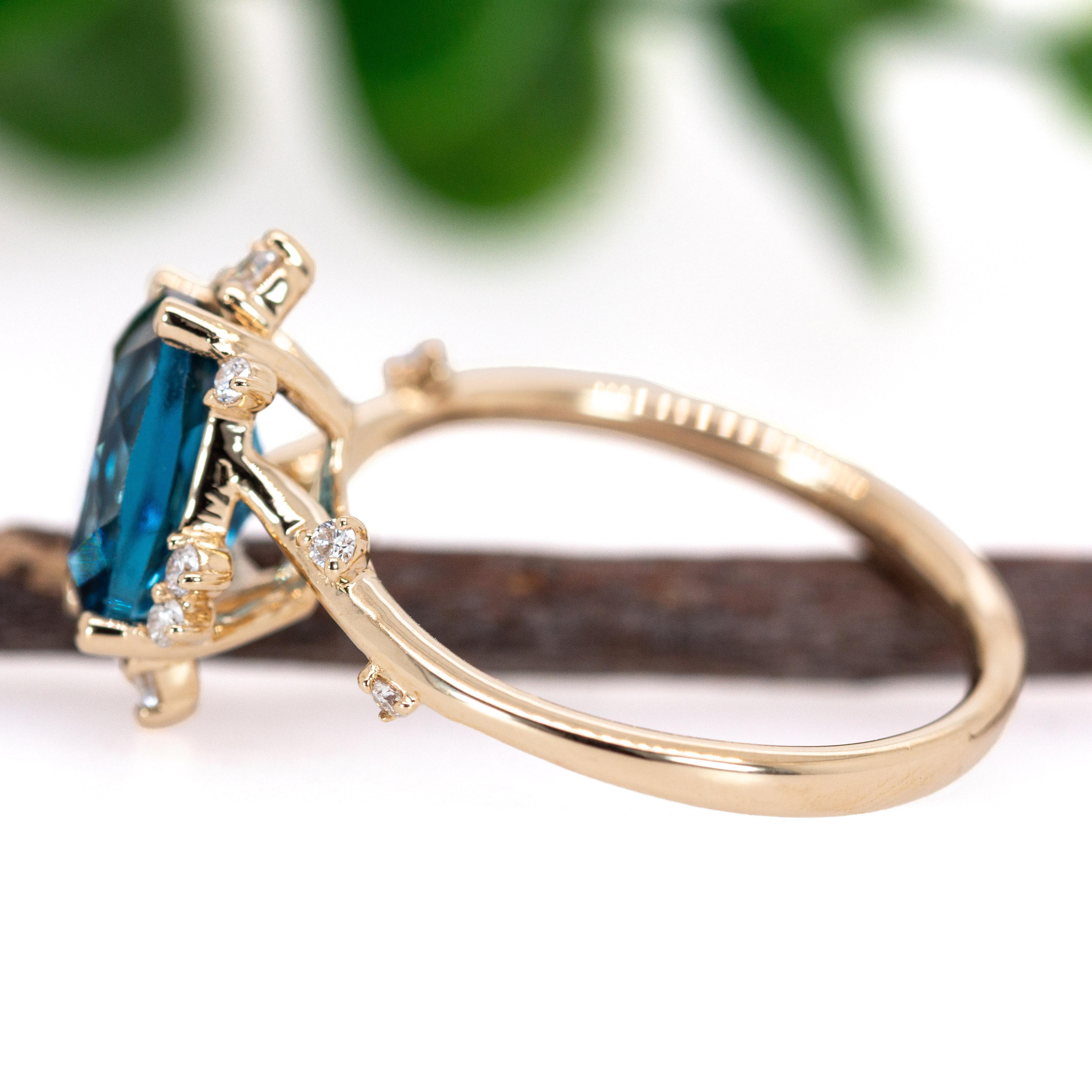 De las mujeres 2,55cts Anillo de topacio azul de Londres con diamantes naturales en oro macizo de 14 quilates  CU 9x7mm en venta