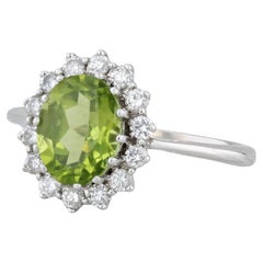 Bague halo en or blanc 14 carats avec péridot 2,55 carats et diamants taille 8,5