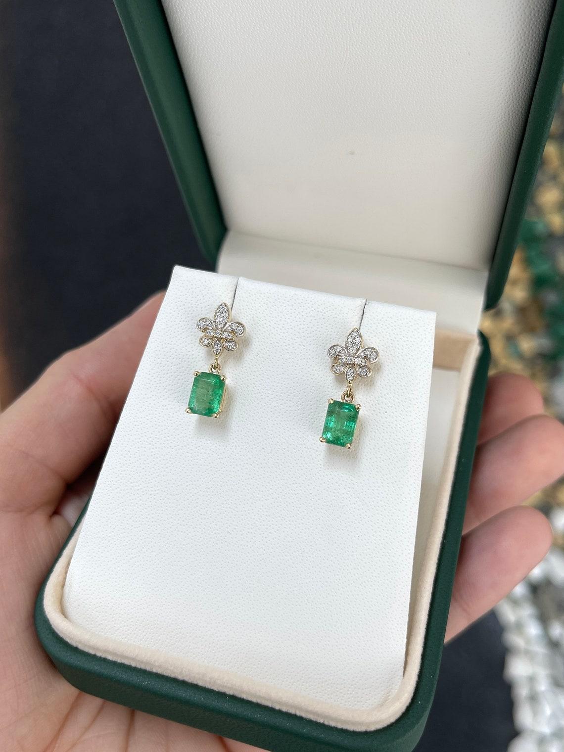 Donna Orecchini a pendente con smeraldo e diamante 2,55tcw 14K Greene & Greene in vendita