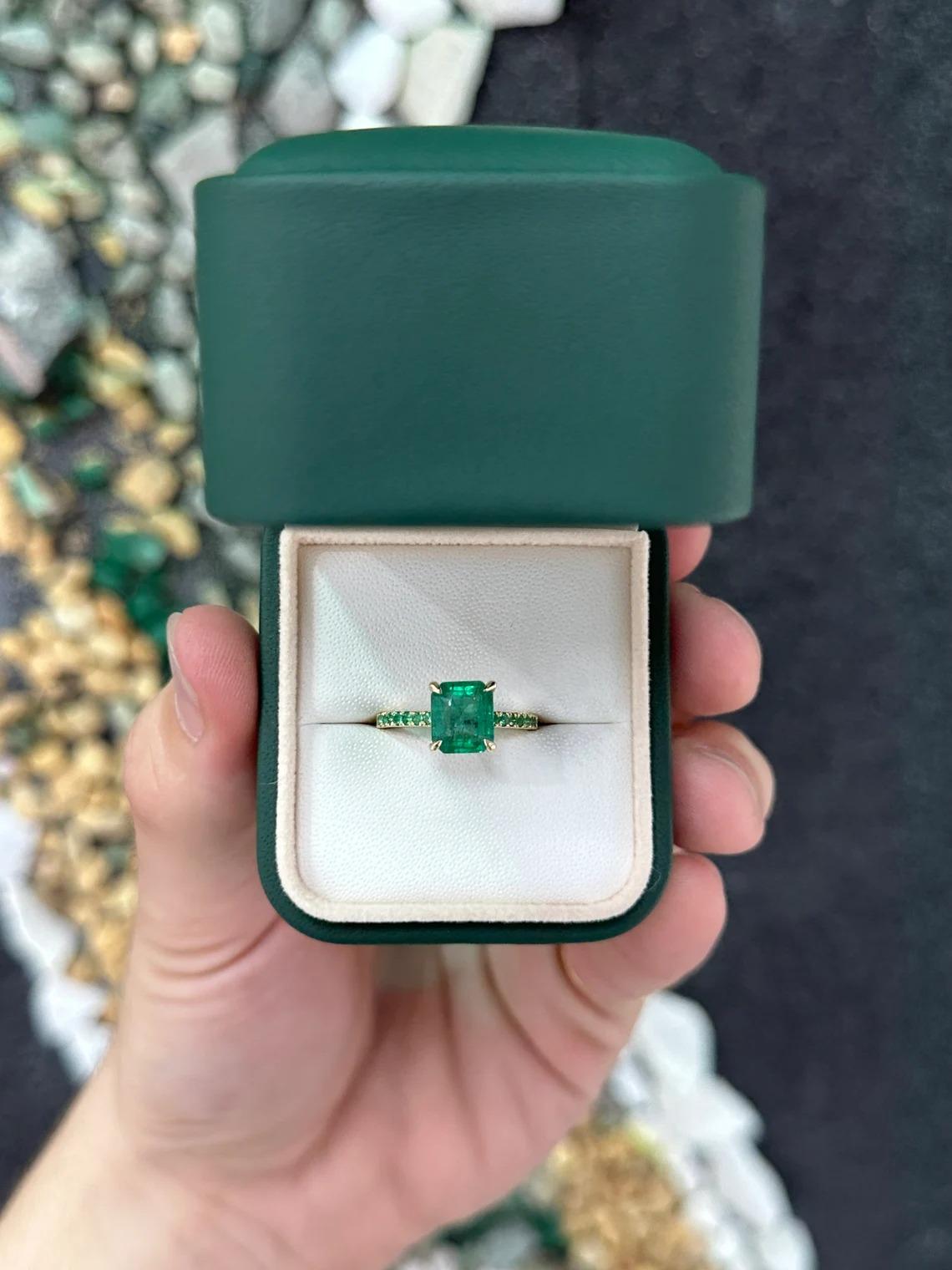 2.55tcw 14K Lush Vivid Green Emerald Cut Emerald & Round Emerald Accent Ring In New Condition For Sale In Jupiter, FL