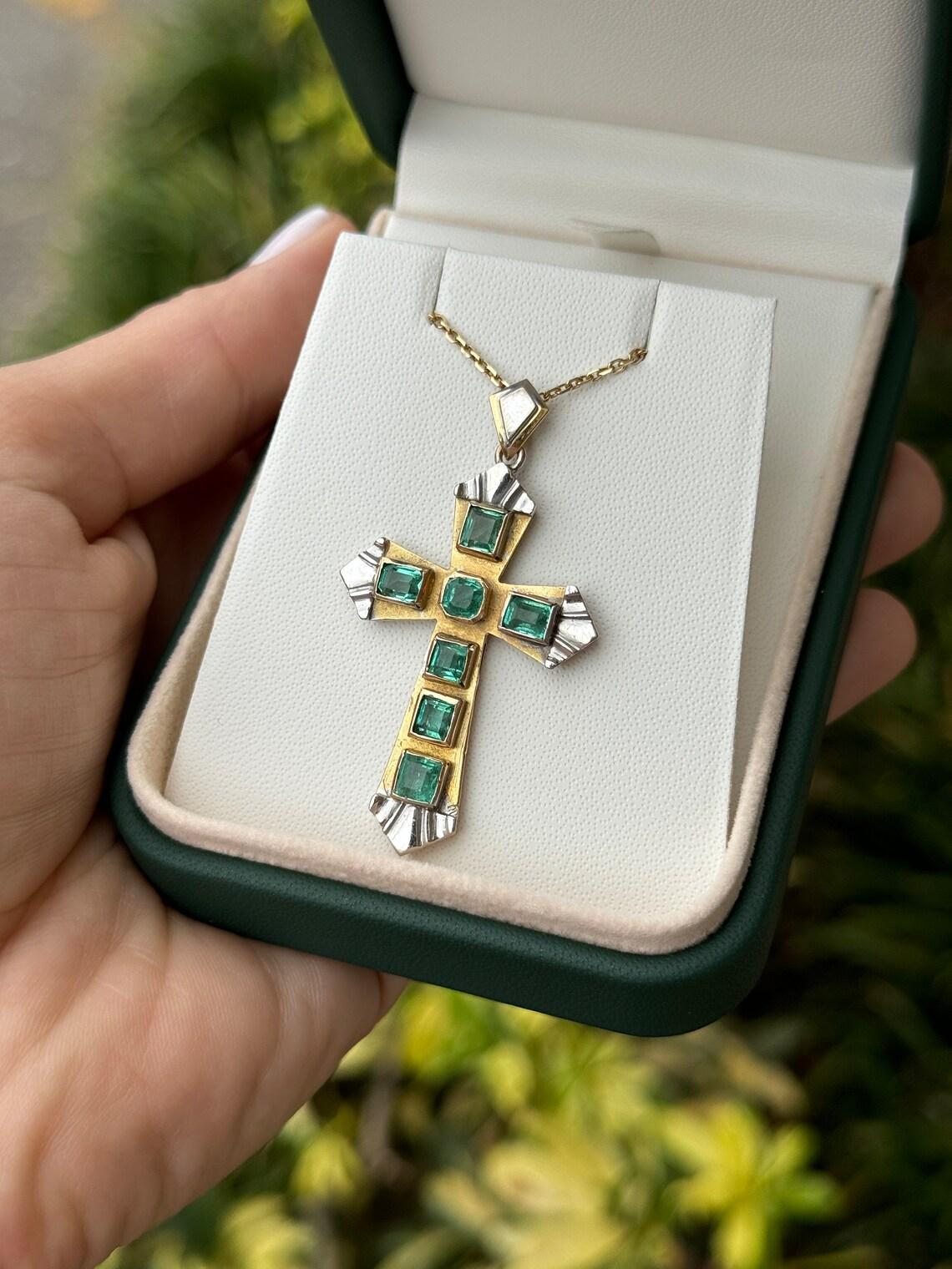 Asscher Cut 2.55tcw 18K Two-Toned Gold Pre-Colombian Emerald Cross Bezel Set Asscher For Sale