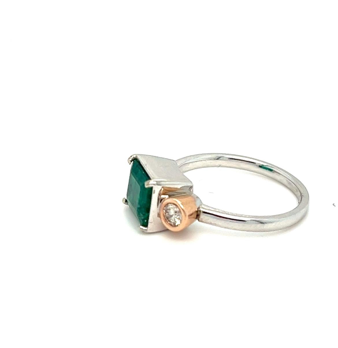 2.56 Carat Emerald and 0.30 Carat Diamond Trendy Ring For Sale 5