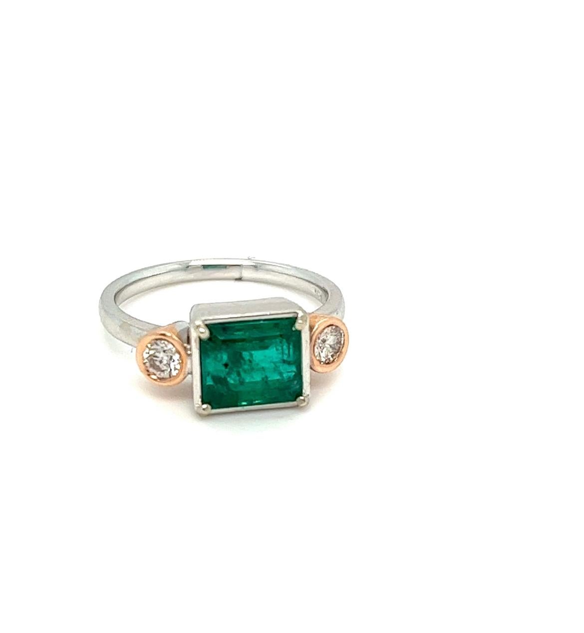 Women's 2.56 Carat Emerald and 0.30 Carat Diamond Trendy Ring For Sale