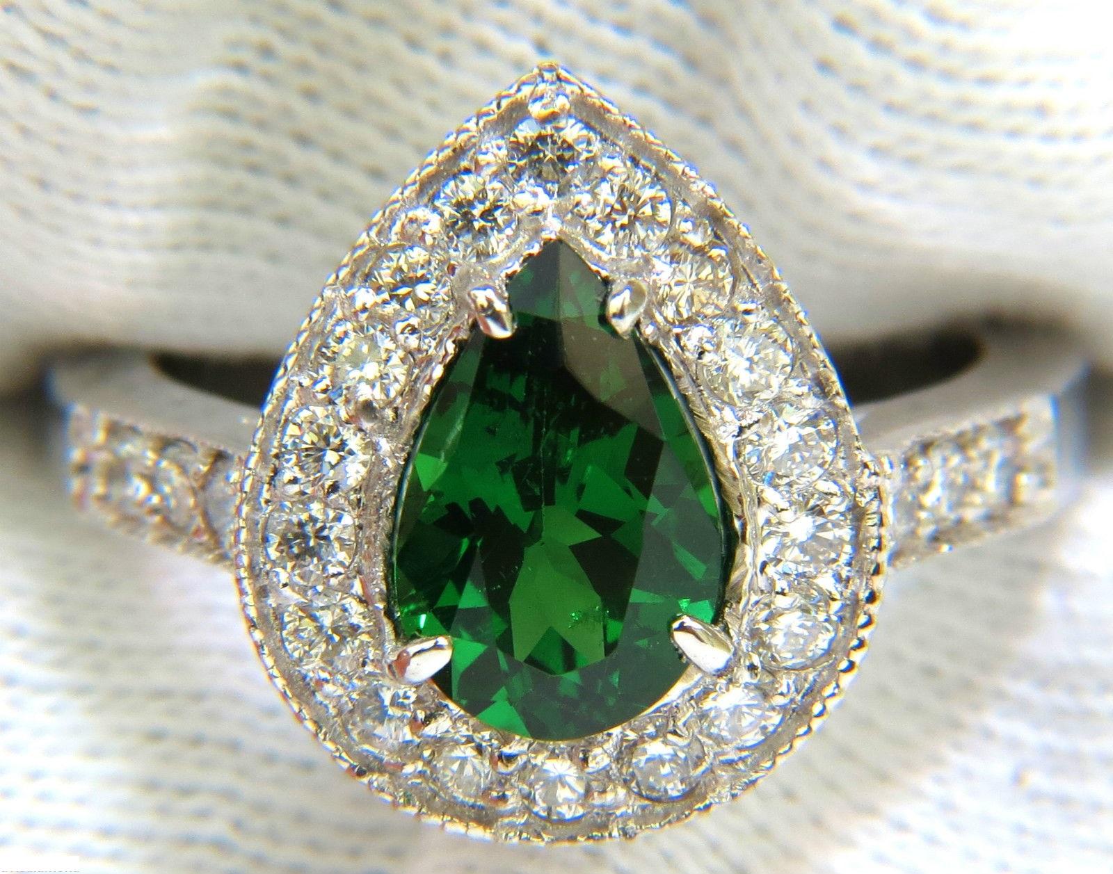 Pear Cut 2.56 Carat Natural Bright Fine Gem Green Tsavorite Diamond Ring 14 Karat For Sale