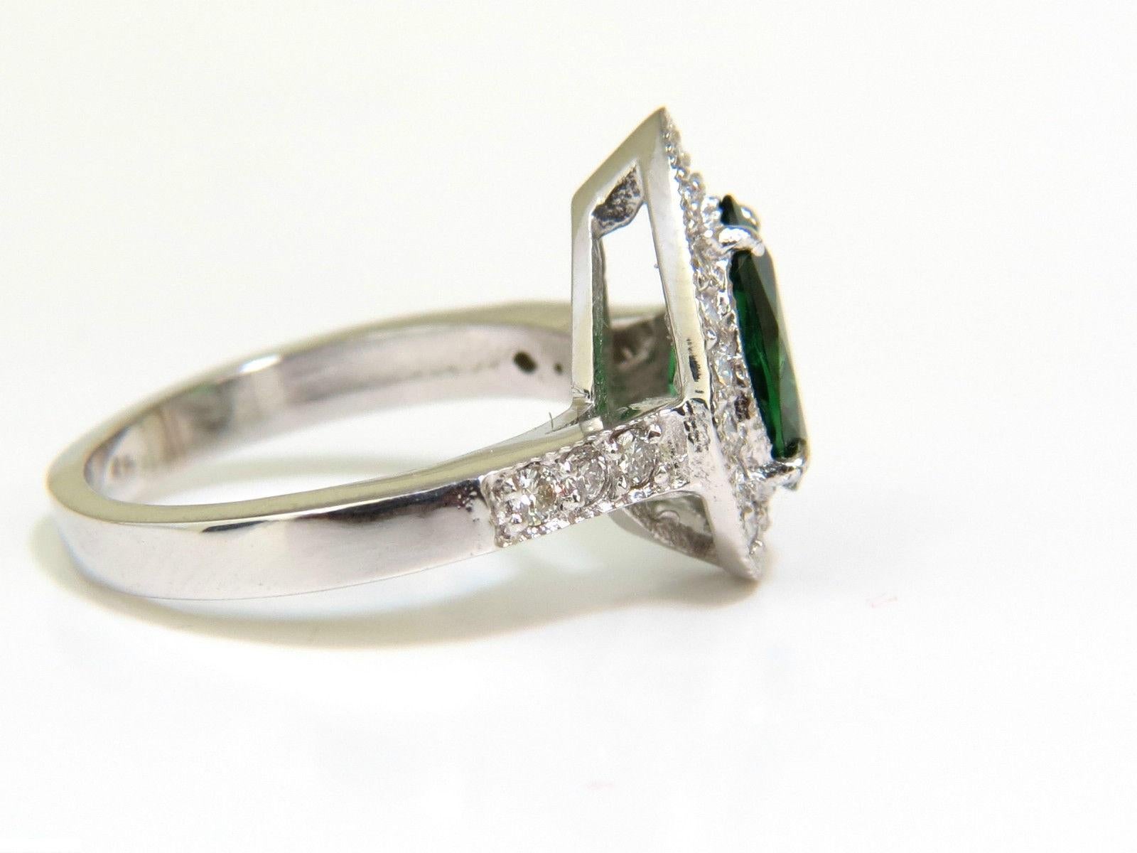 2.56 Carat Natural Bright Fine Gem Green Tsavorite Diamond Ring 14 Karat In New Condition For Sale In New York, NY