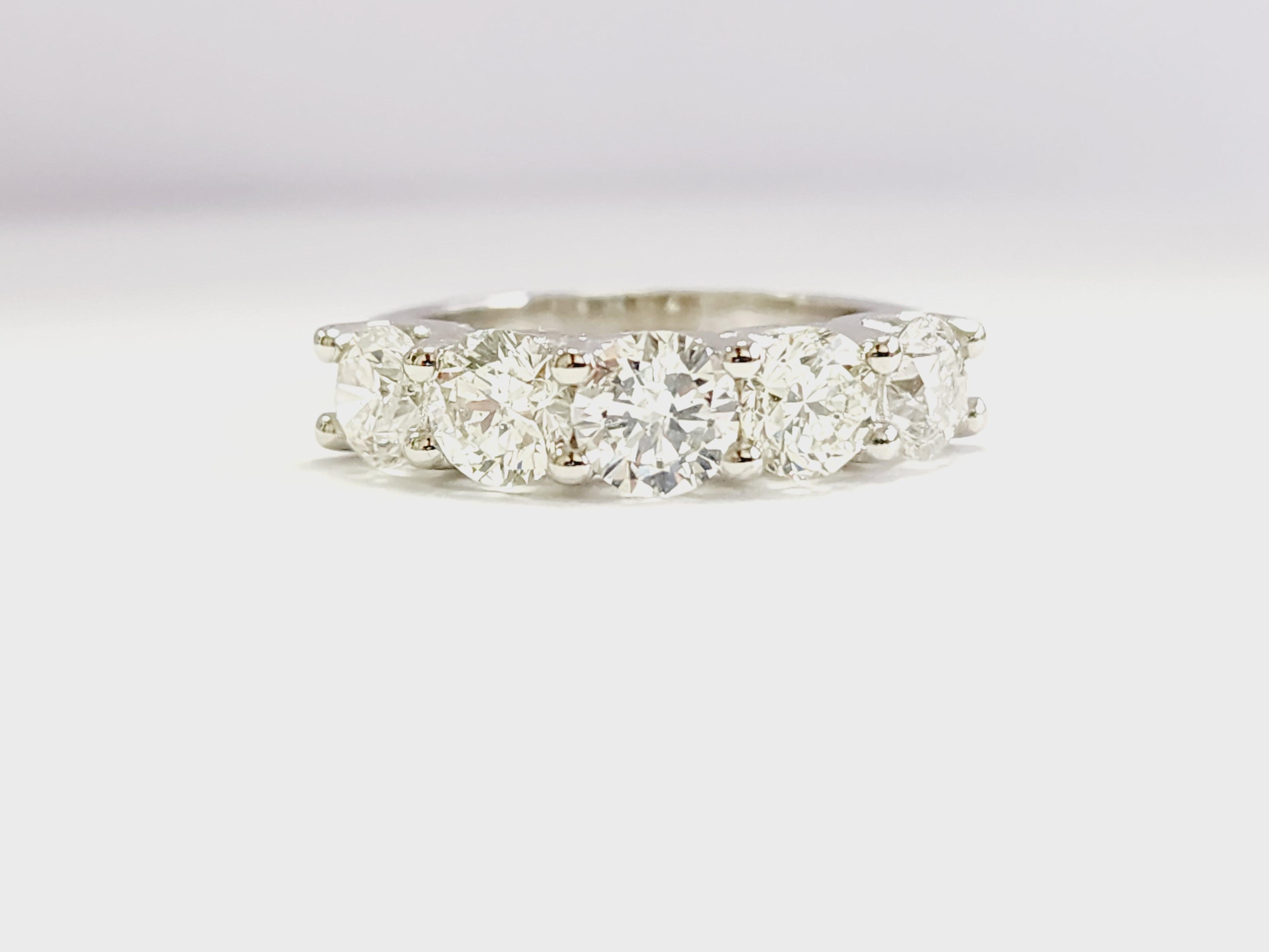 Brilliant Cut 2.56 Carat Natural Diamond White Gold Mini Band Ring 14K For Sale