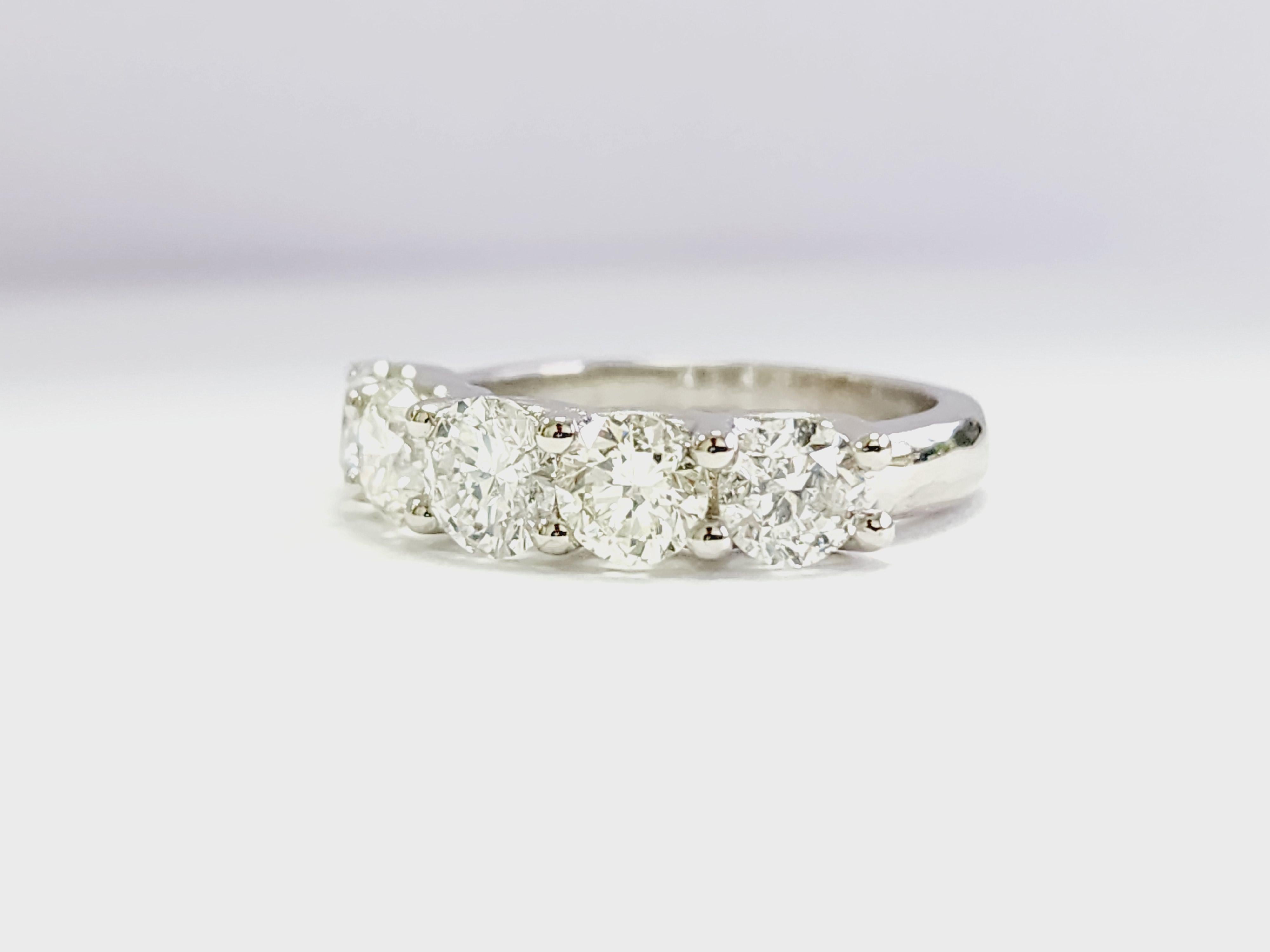 2.56 Carat Natural Diamond White Gold Mini Band Ring 14K In New Condition For Sale In Great Neck Plaza, NY