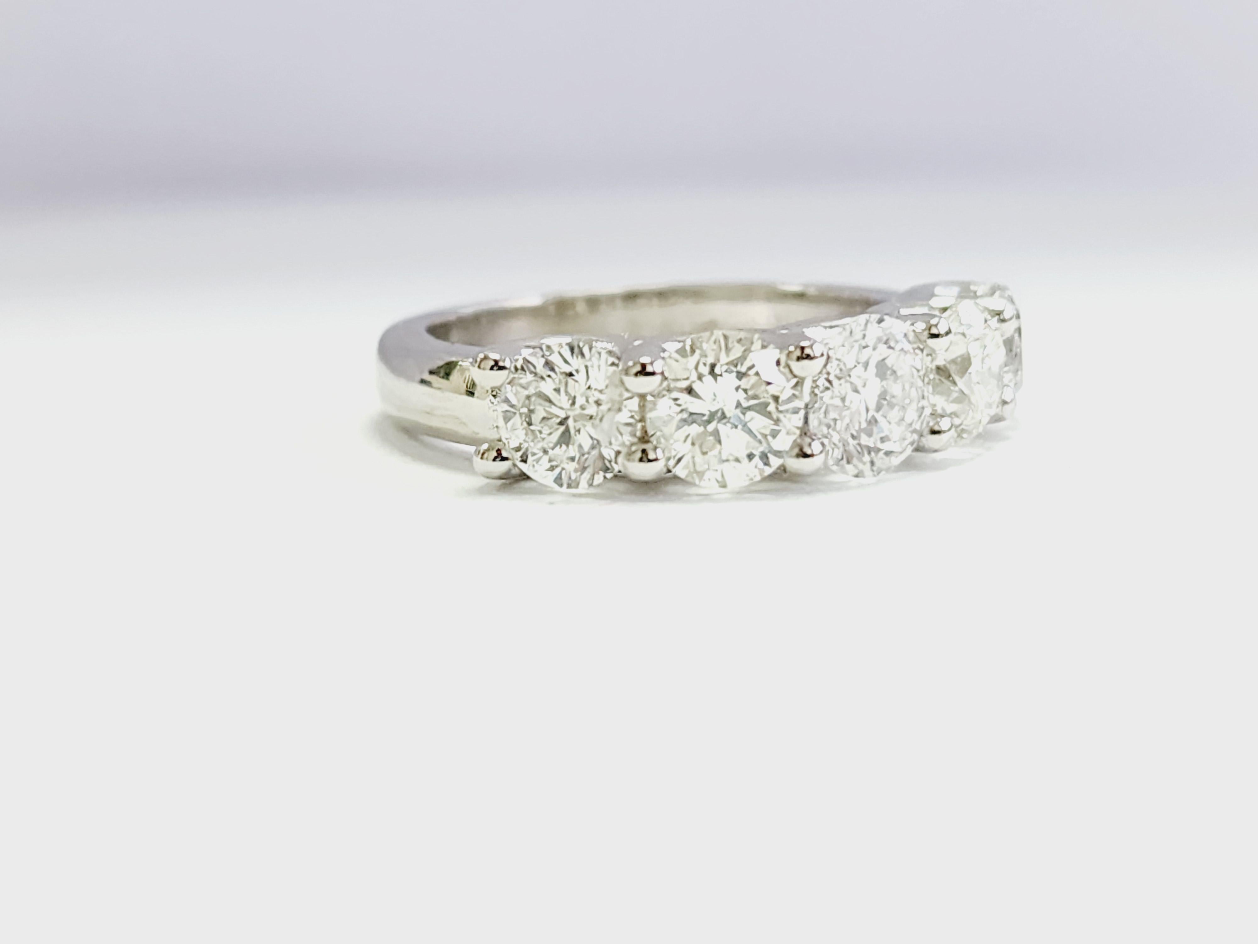 Women's 2.56 Carat Natural Diamond White Gold Mini Band Ring 14K For Sale