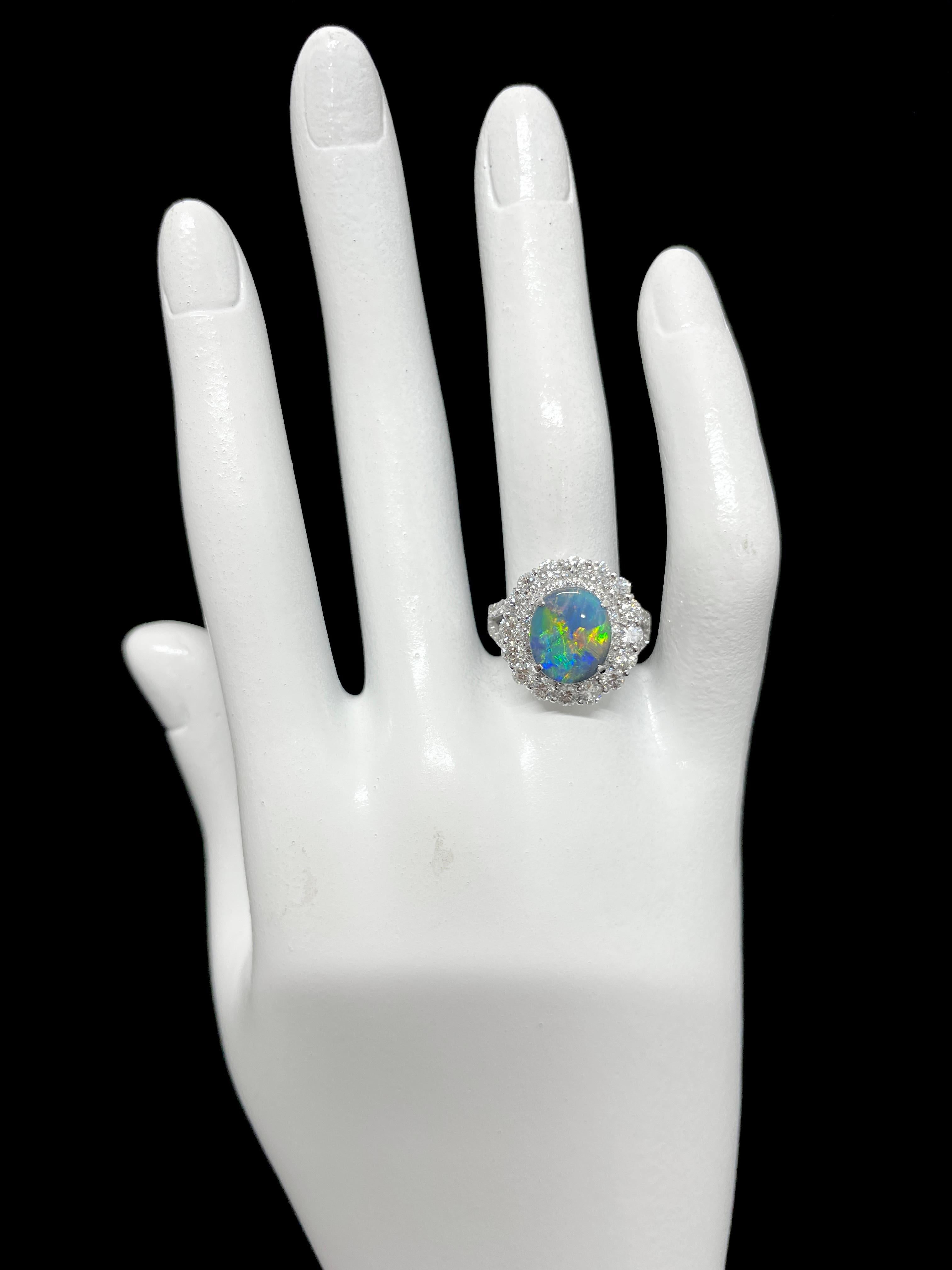 2,56 Karat natürlicher Lichter Ridge Schwarzer Opal & Diamant Halo Ring in Platin gefasst im Angebot 1