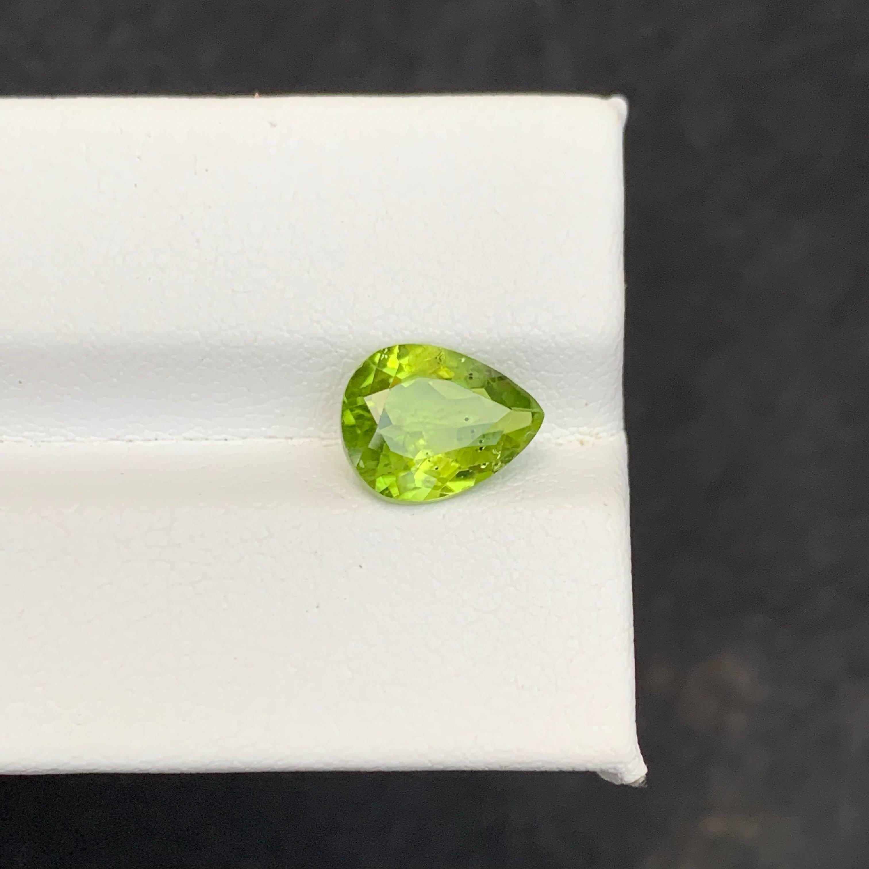 2.56 Carat Natural Loose Apple Green Peridot Stone Pear Cut Pakistani Gemstone For Sale 6