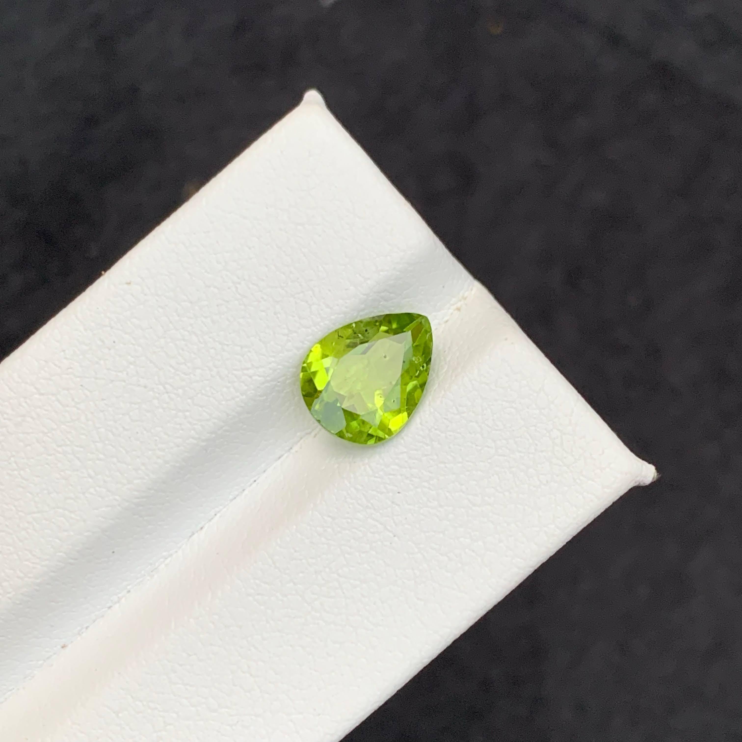 2.56 Carat Natural Loose Apple Green Peridot Stone Pear Cut Pakistani Gemstone For Sale 4