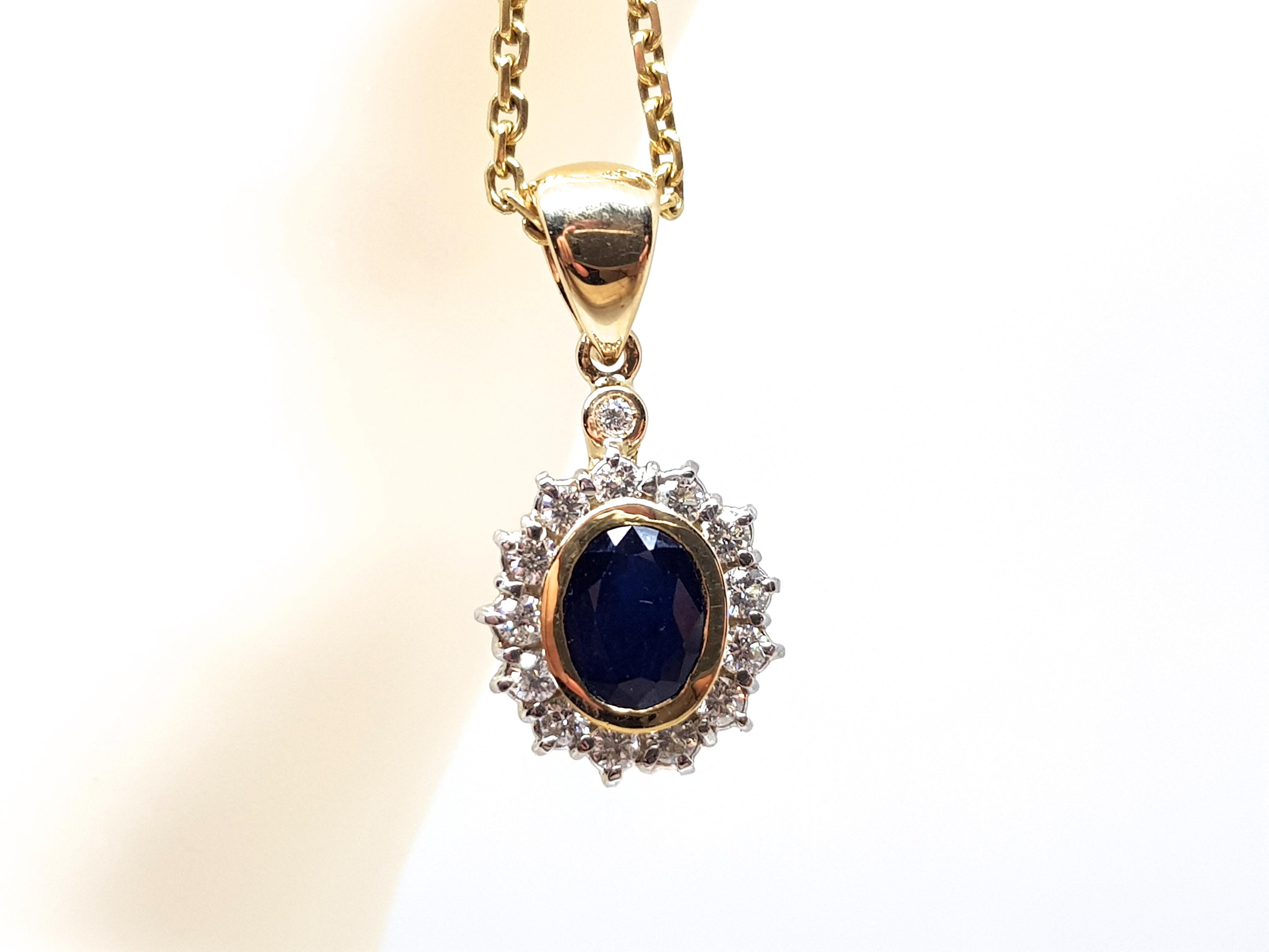 2.56 Carat Yellow Gold Necklace Diamond Sapphire Pendant For Sale 5