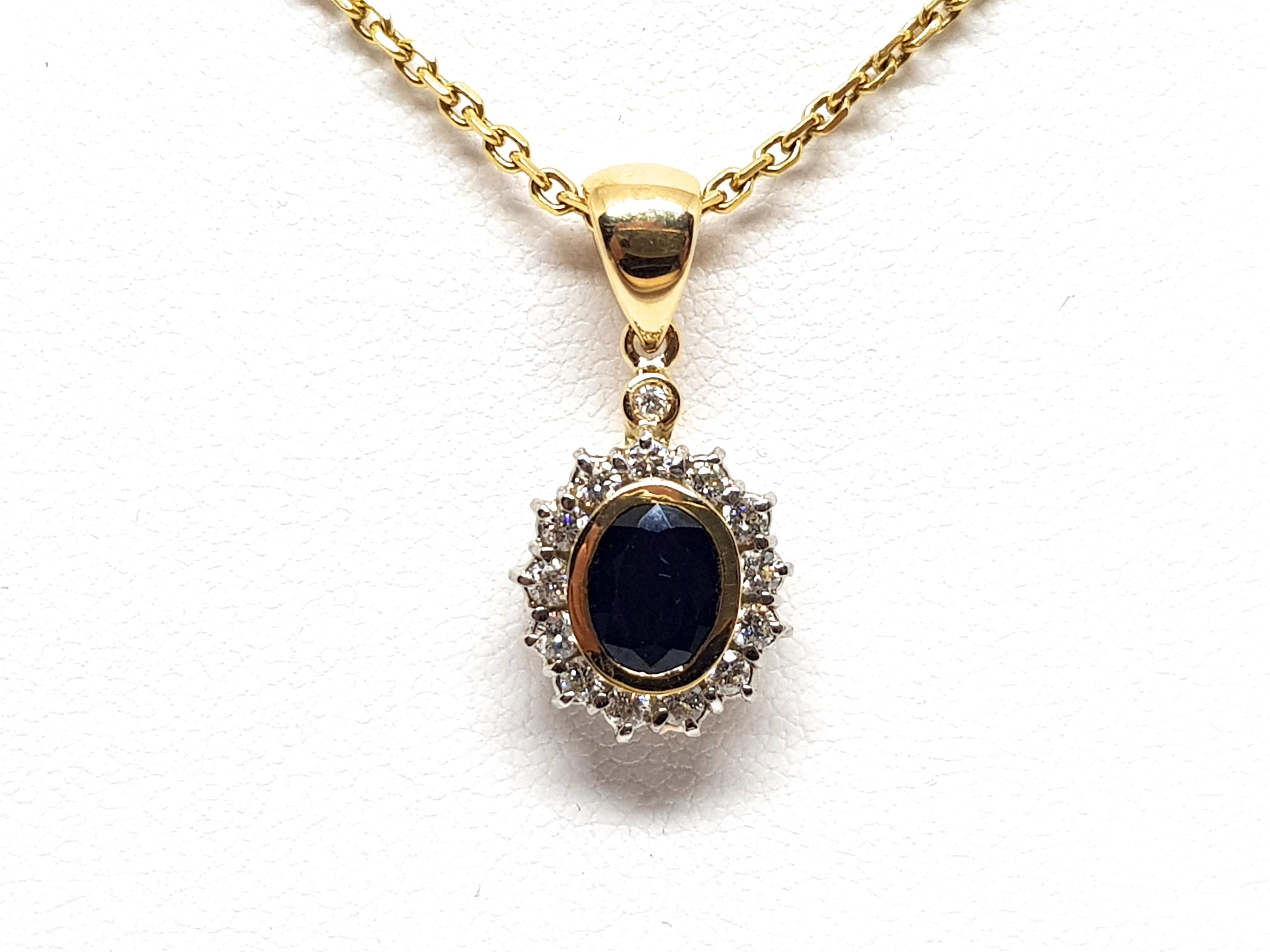 Women's 2.56 Carat Yellow Gold Necklace Diamond Sapphire Pendant For Sale