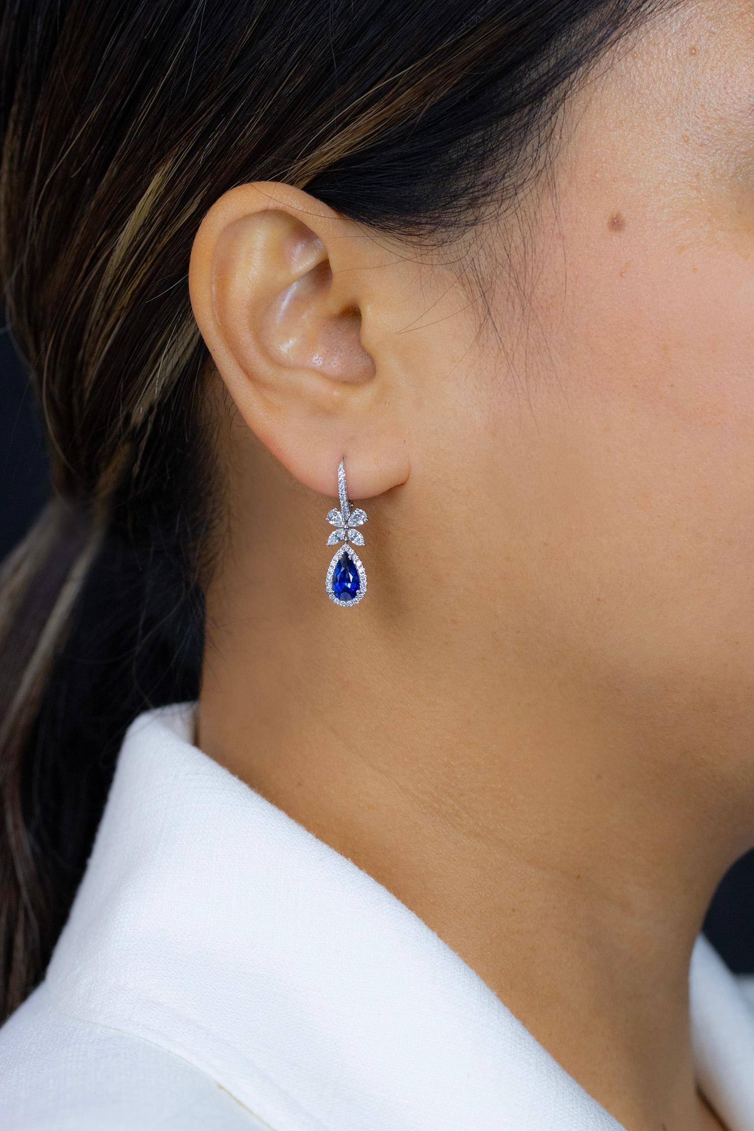 2.56 Carats Total Pear Shape Blue Sapphire and Mixed Cut Diamond Dangle Earrings In New Condition For Sale In New York, NY