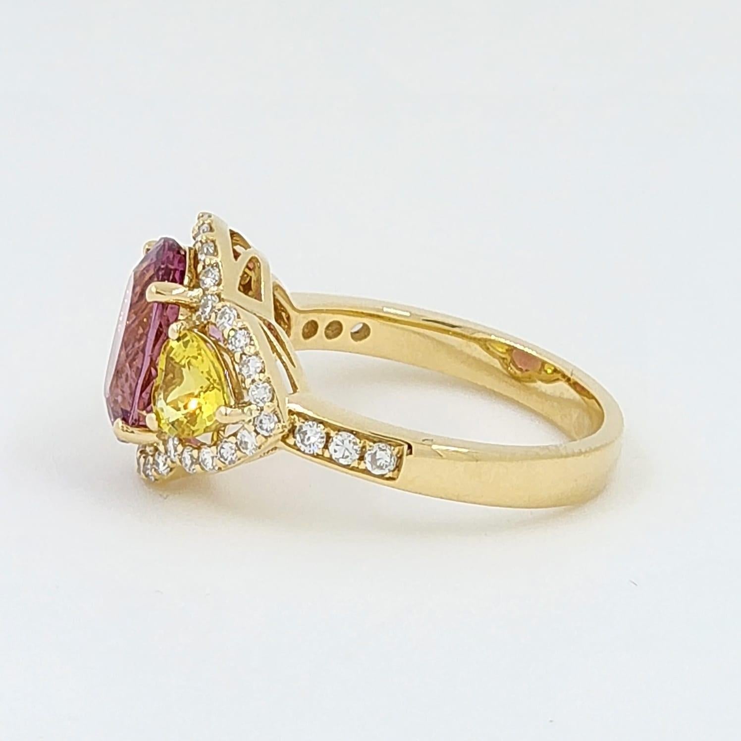 Oval Cut 2.56 Carats Tourmaline Yellow Sapphire and Diamond Ring in 18 Karat Yellow Gold