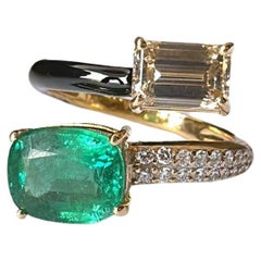 2.56 carats Zambian Emerald, Black Enamel 
Diamonds Engagement Ring in 18K Gold