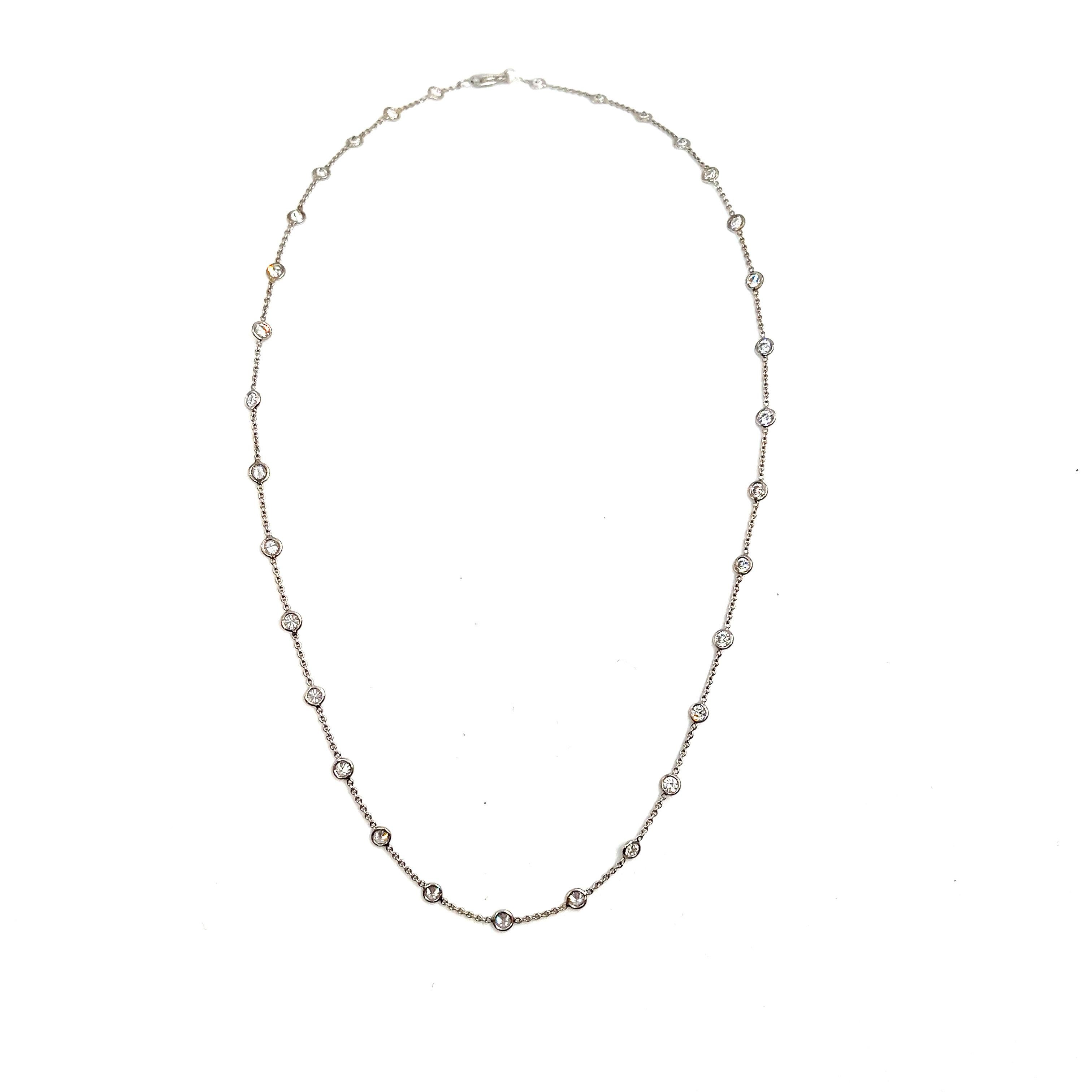 Questa splendida collana presenta 32 diamanti del peso di 2,56 carati. I diamanti hanno un colore F/G e una purezza VS1/VS2. Un pezzo davvero stupendo da indossare tutti i giorni.