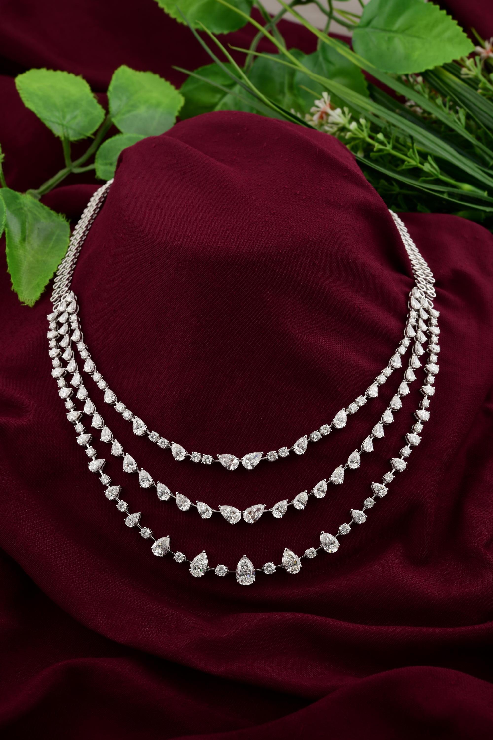 25,67 Karat Dreireihige Diamant-Halskette mit Birne und rundem Brillantschliff 14K Weißgold Damen im Angebot