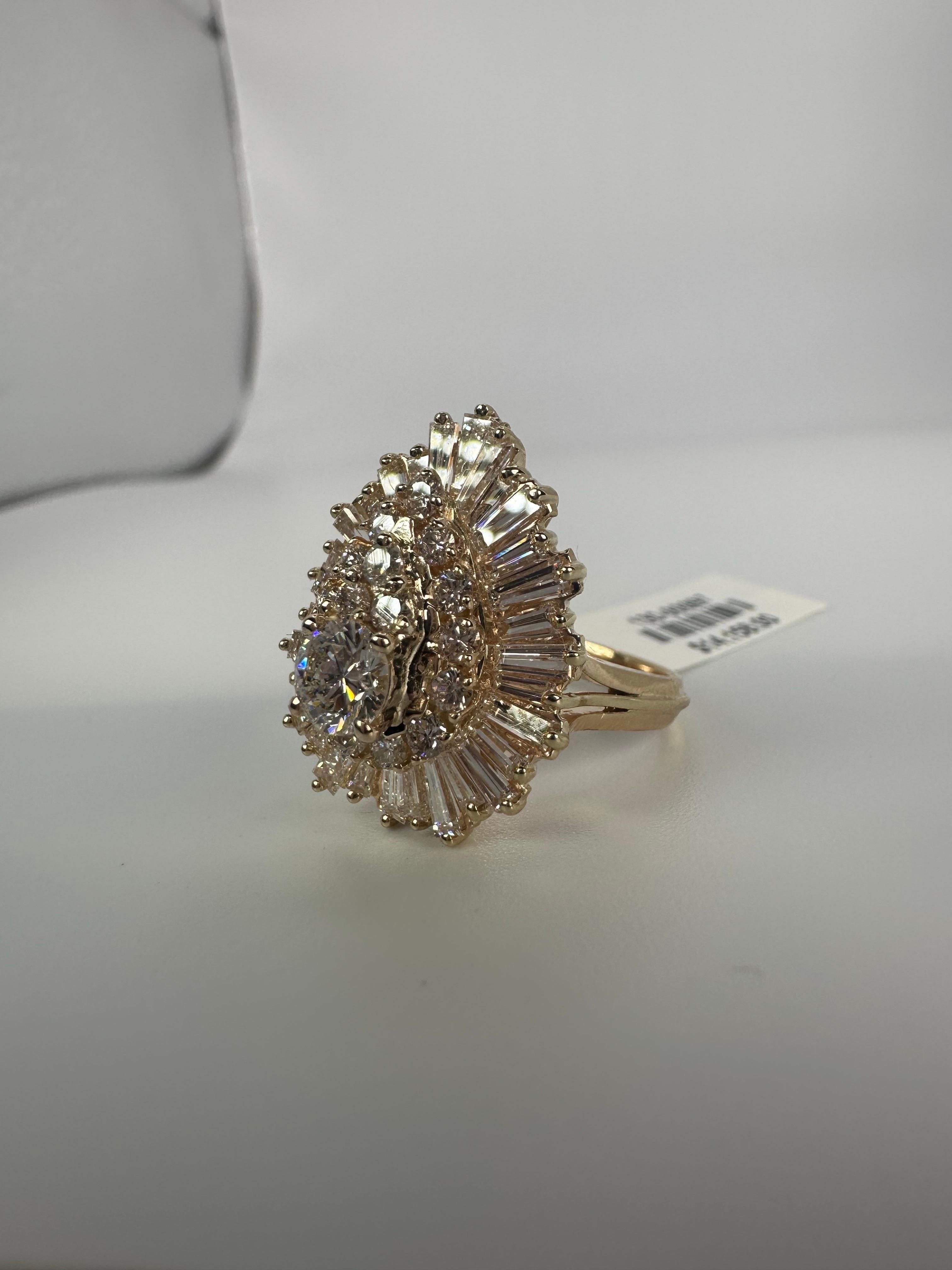 Brilliant Cut 2.56ct Ballerina Diamond cocktail ring 14KT gold For Sale