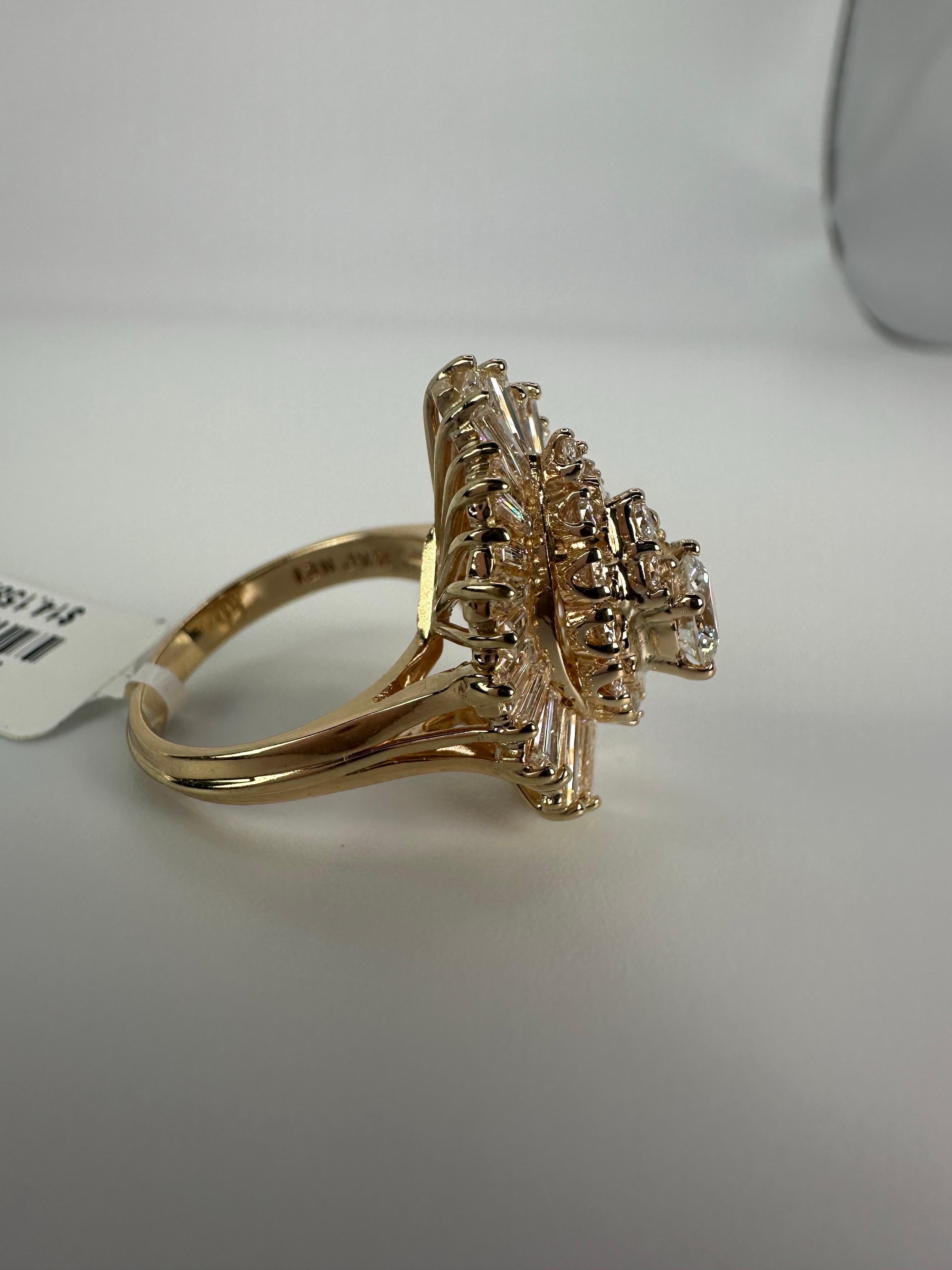 2.56ct Ballerina Diamond cocktail ring 14KT gold In New Condition For Sale In Jupiter, FL
