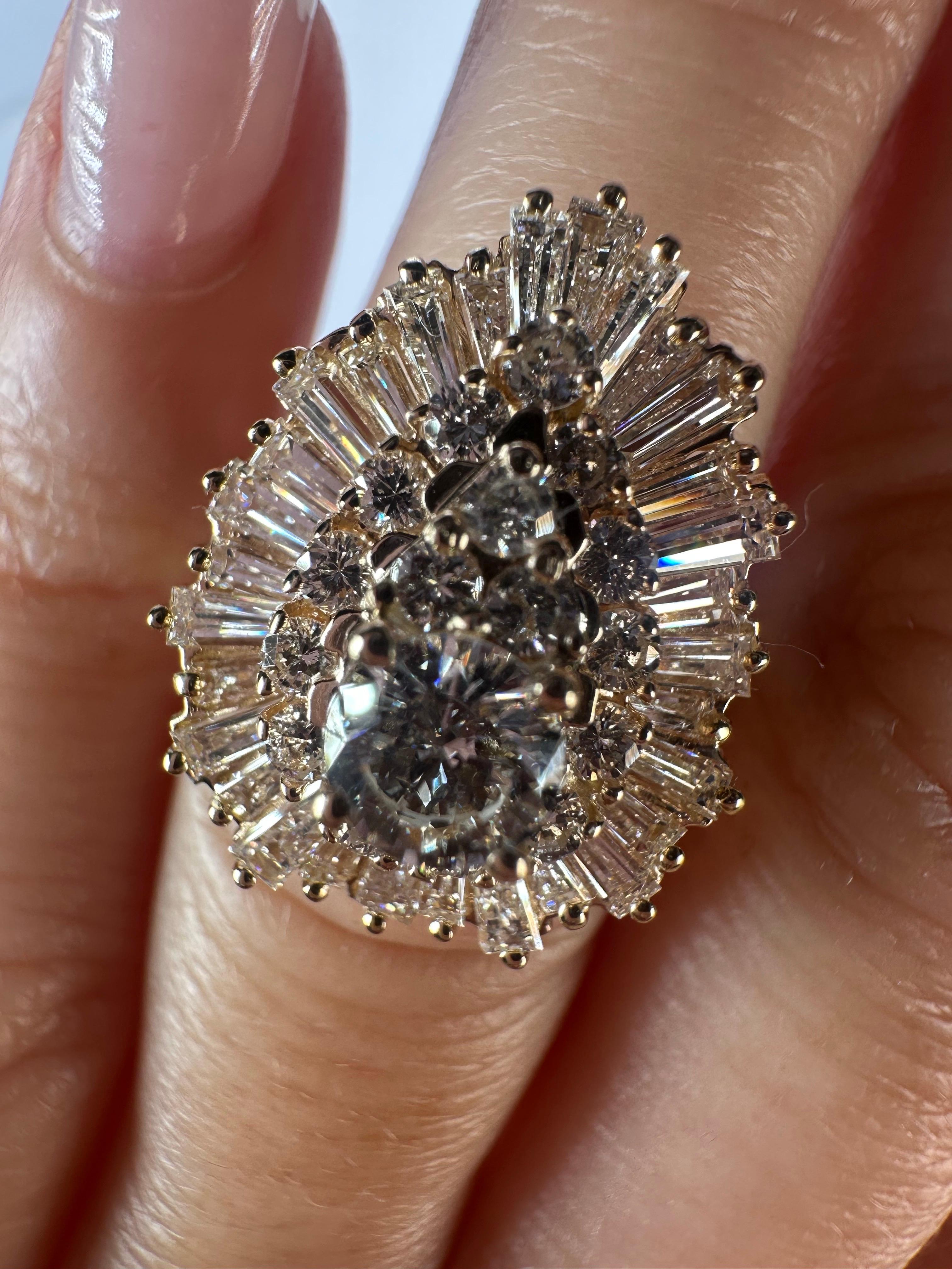 2.56ct Ballerina Diamond cocktail ring 14KT gold For Sale 1