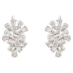 2,56 Karat, Diamant-Ohrstecker im „Hydrangea Blossom“-Design mit mehrreihigem Birnenschliff, 18-karätiges Gold