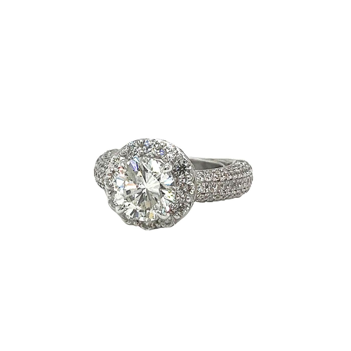 2.56ct Natural Round Shape Diamond Ring with Pave Diamonds 18K White Gold In Good Condition For Sale In Aventura, FL