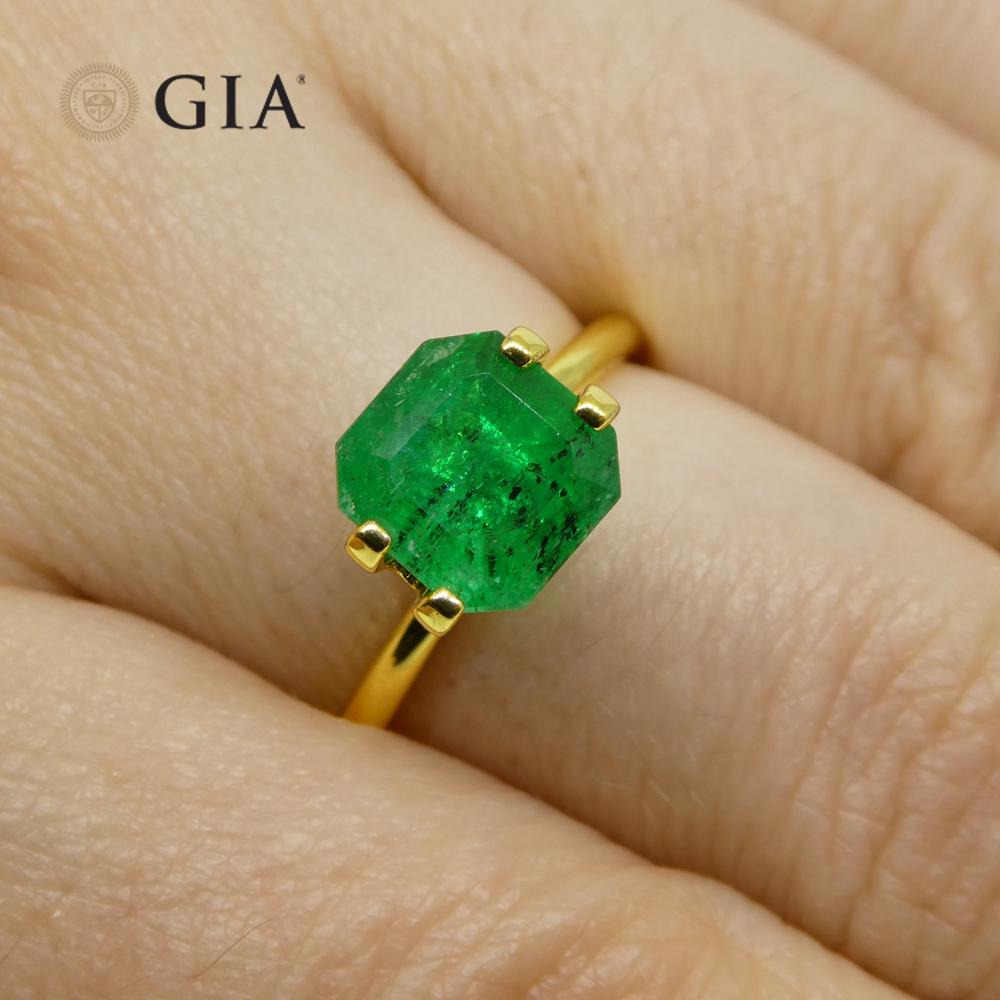 Octagon Cut 2.56ct Octagonal/Emerald Green Emerald GIA Certified Colombia   For Sale