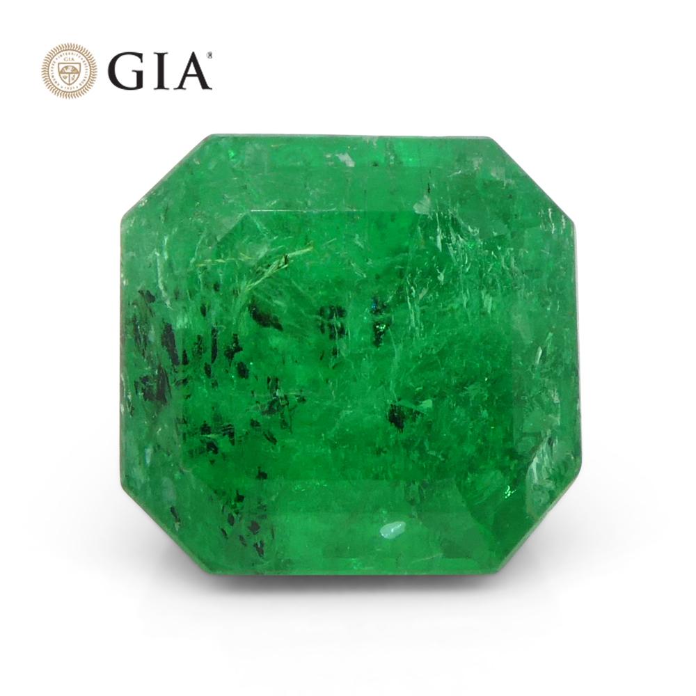 Women's or Men's 2.56ct Octagonal/Emerald Green Emerald GIA Certified Colombia   For Sale