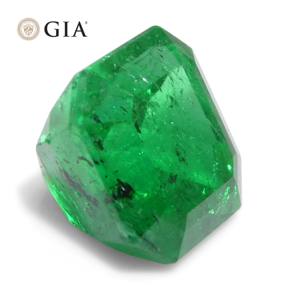 Esmeralda verde octogonal/esmeralda de 2.56 ct certificada por el GIA Colombia en venta 1