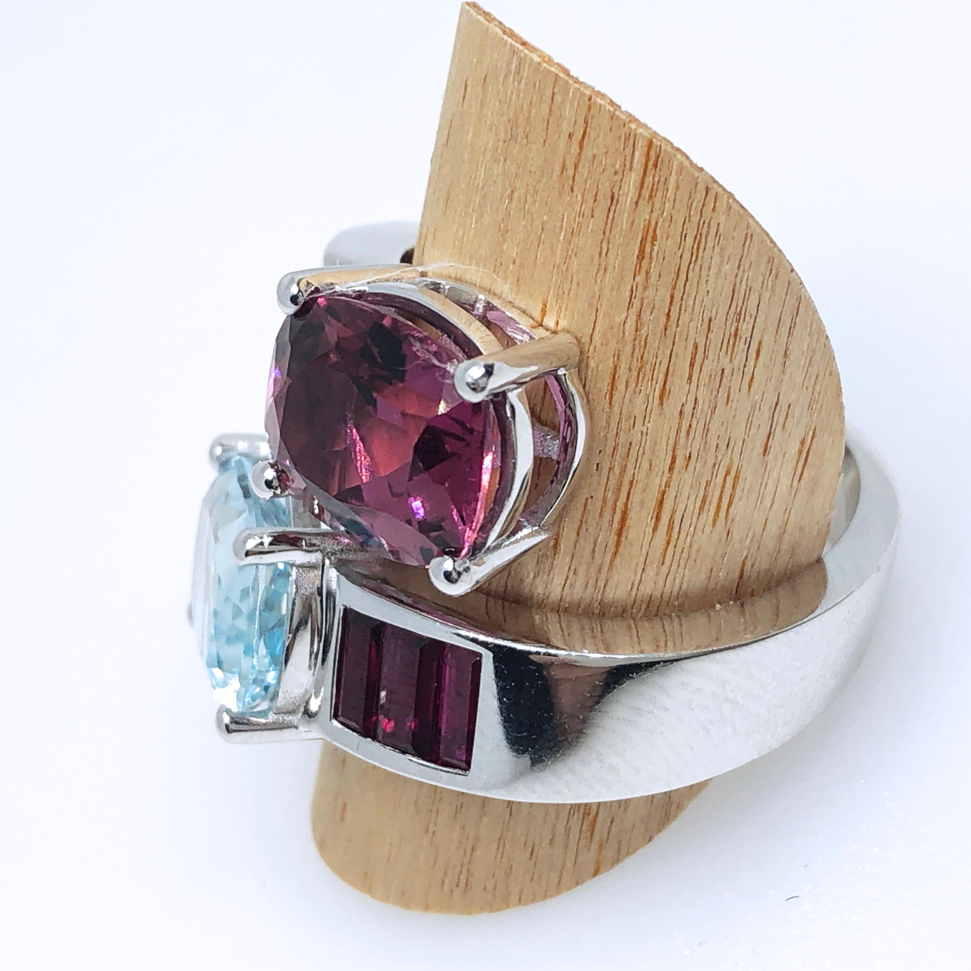 Berca 2.57 Aquamarine 2.8 Pink Tourmaline Sapphire Ruby Baguette Toi Moi Ring In New Condition For Sale In Valenza, IT