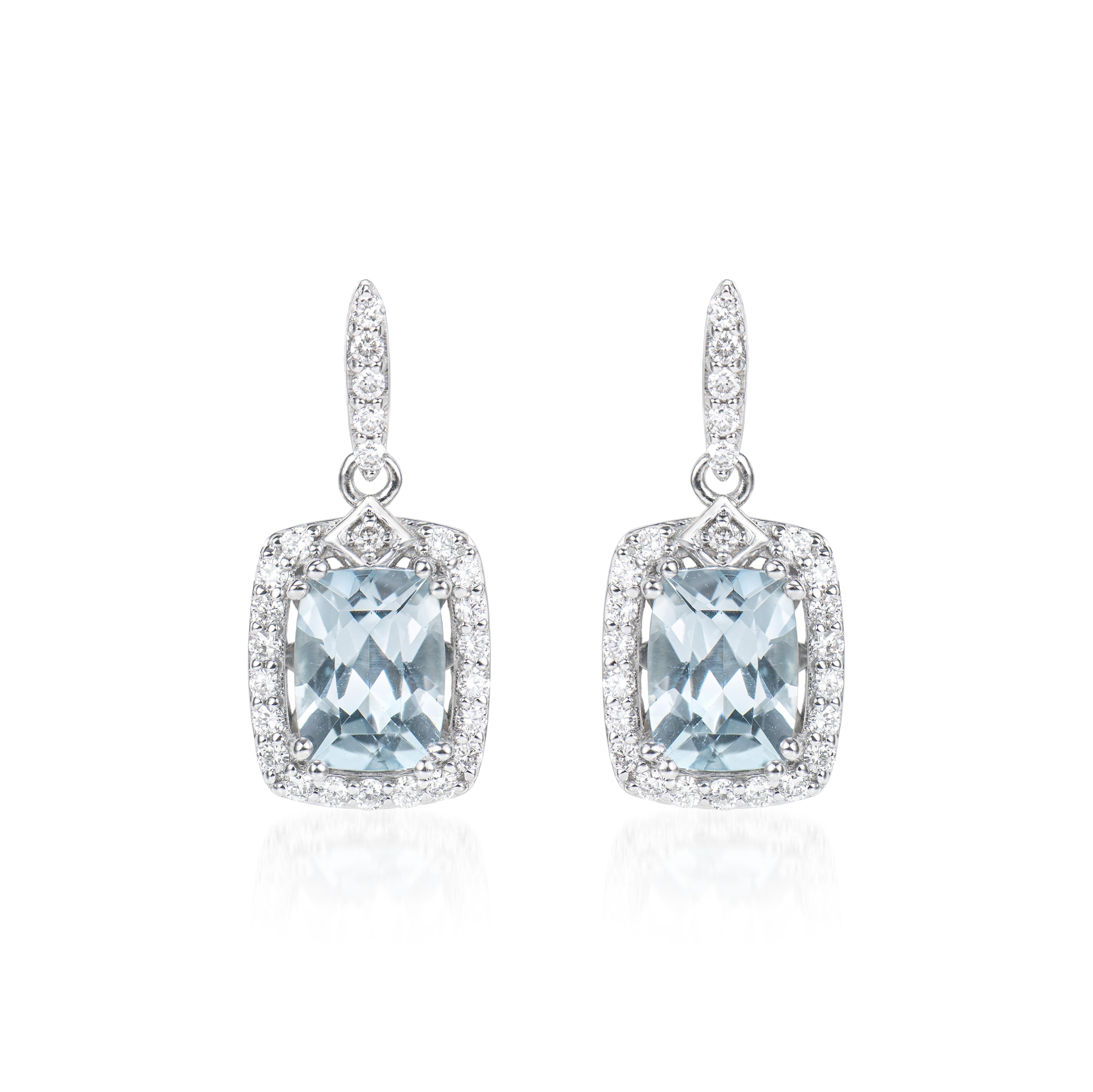 Contemporaneo Sunita Nahata Acquamarina 2.57ct. Orecchini a goccia in 18KWG con diamante in vendita