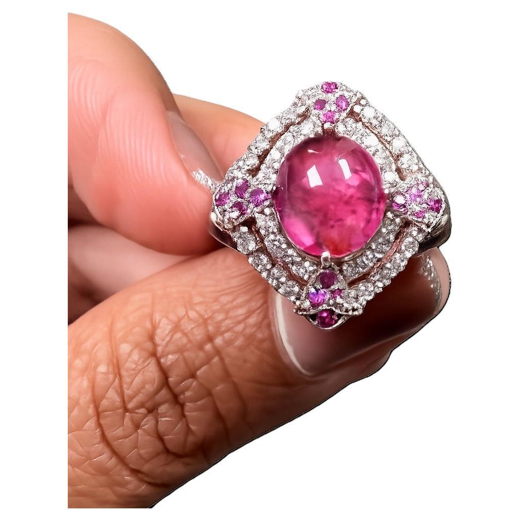 Anello con tormalina rosa naturale da 2,57 carati e diamante in oro bianco da 14 carati in vendita