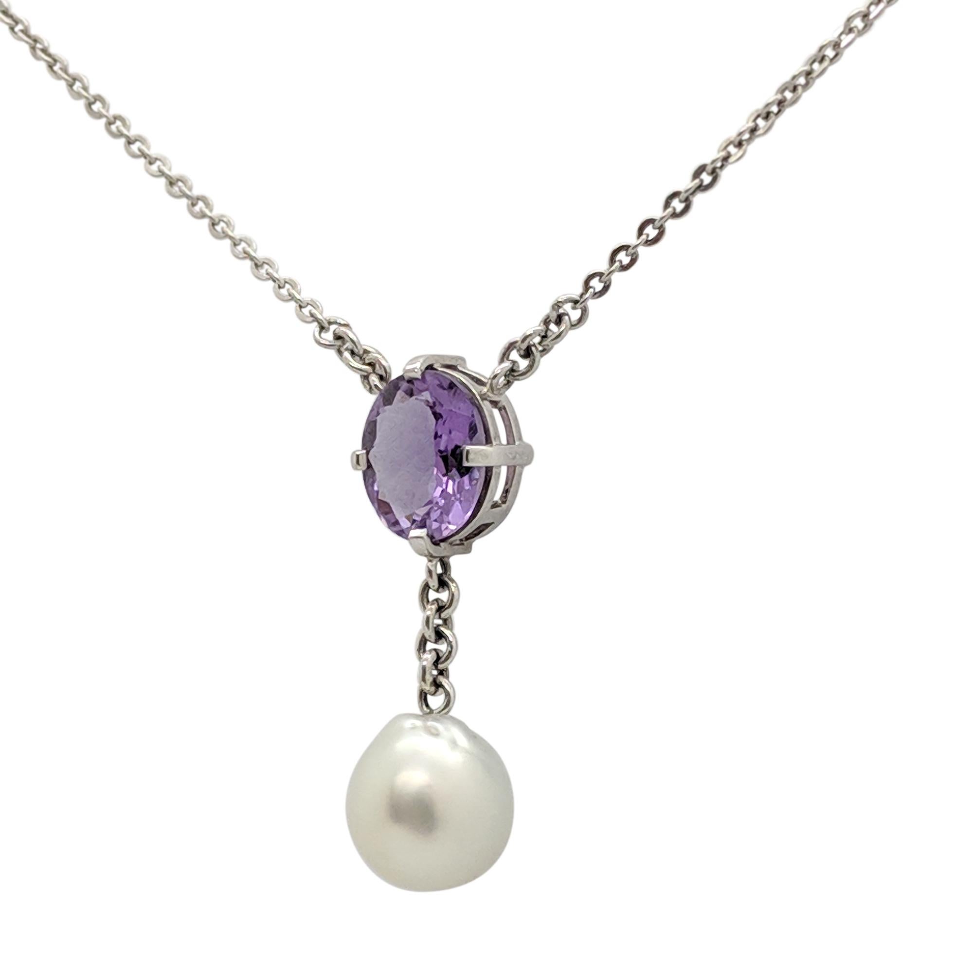 Contemporary  2.57 Carat Oval Cut Amethyst and South Sea Pearl Necklace 18 Carat White Gold For Sale