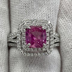 Bague en or blanc avec saphir rose 2,57 carats et diamants