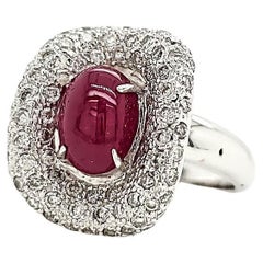 2.57 Carat Ruby Cabochon and Diamond White Gold Engagement Ring