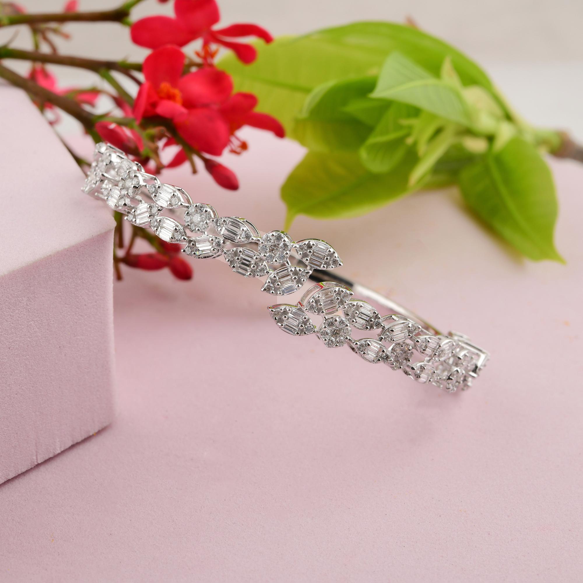 Bracciale nuziale in oro bianco 14k con diamanti da 2,57 carati SI/H Tutte le tariffe pagate in vendita 2
