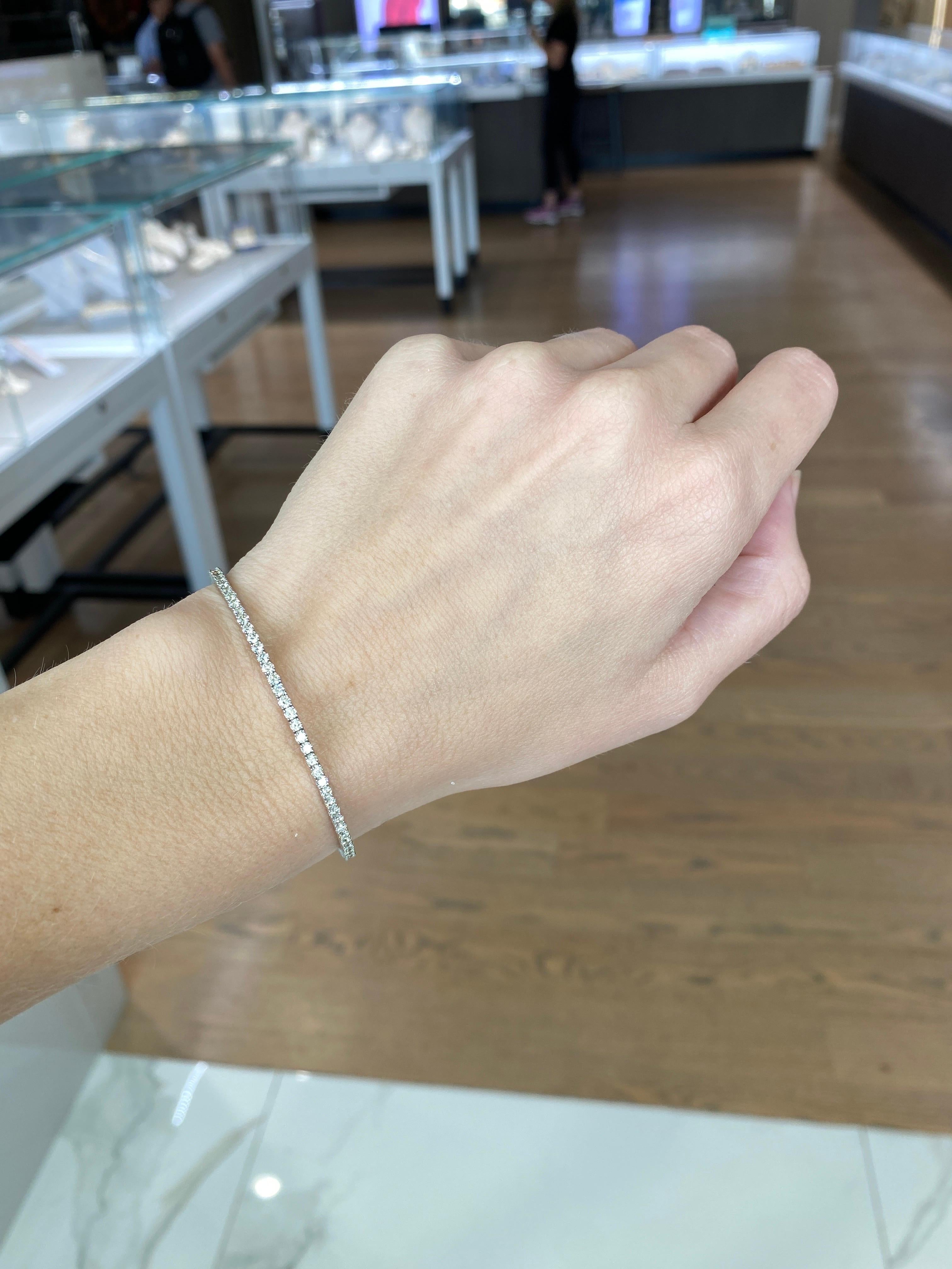 Women's or Men's 2.57 Carat Total Weight Natural Diamond 14k White Gold Flexible Bangle Bracelet