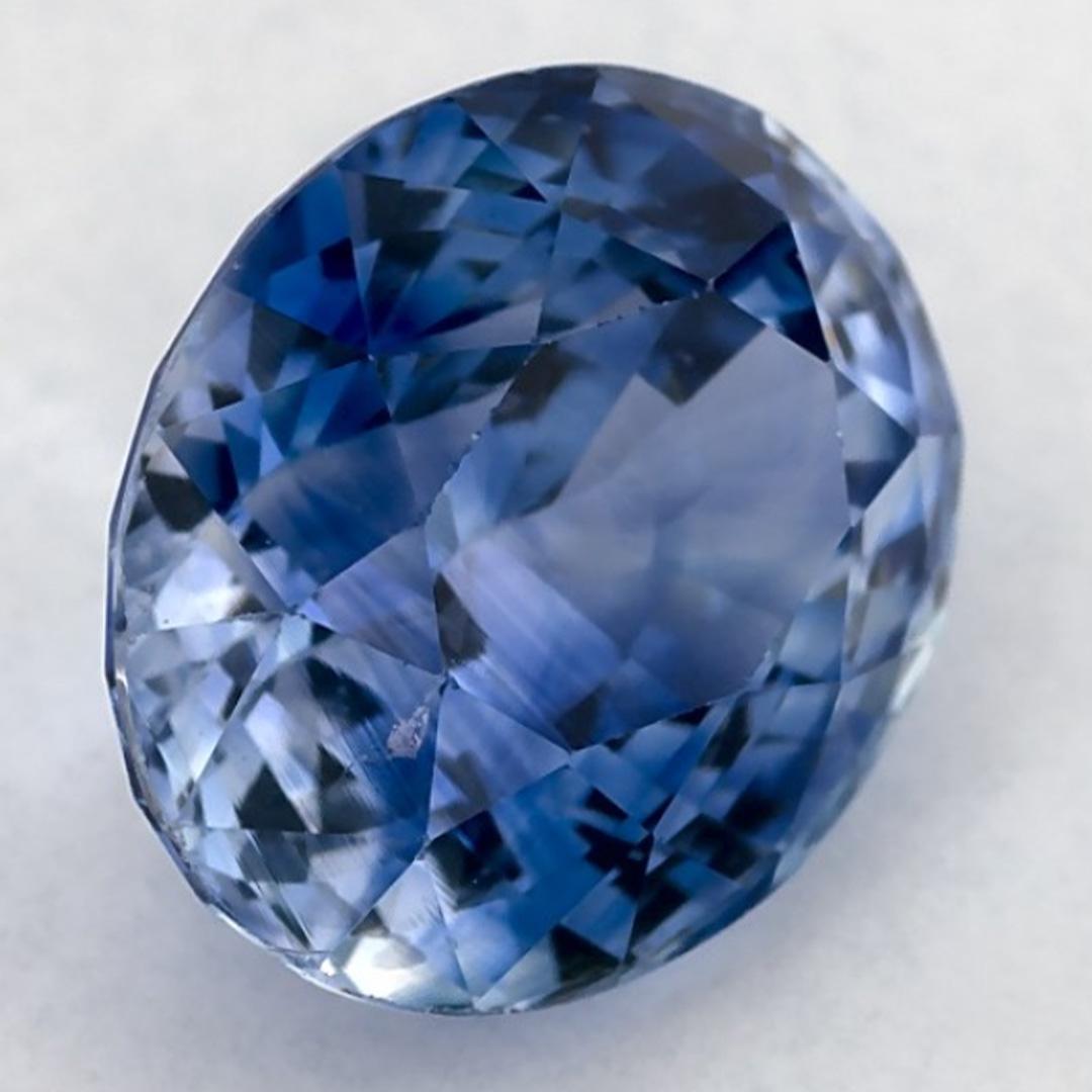 2.57 carati di zaffiro blu ovale sfuso in vendita 2