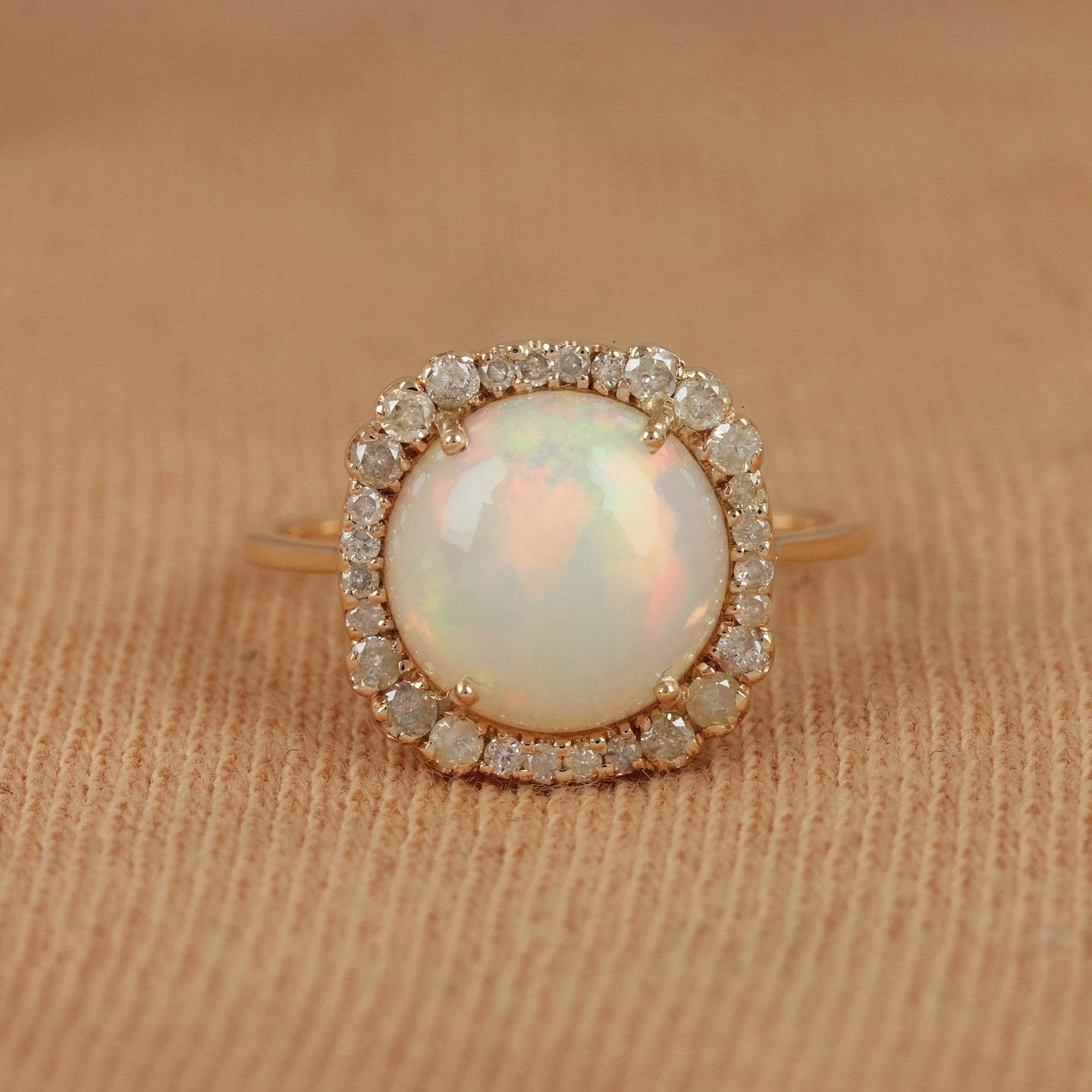2.57 Ct Round Ethiopian Opal Solid 14k Yellow Gold Cocktail Ring Natural Diamond In New Condition For Sale In Chicago, IL