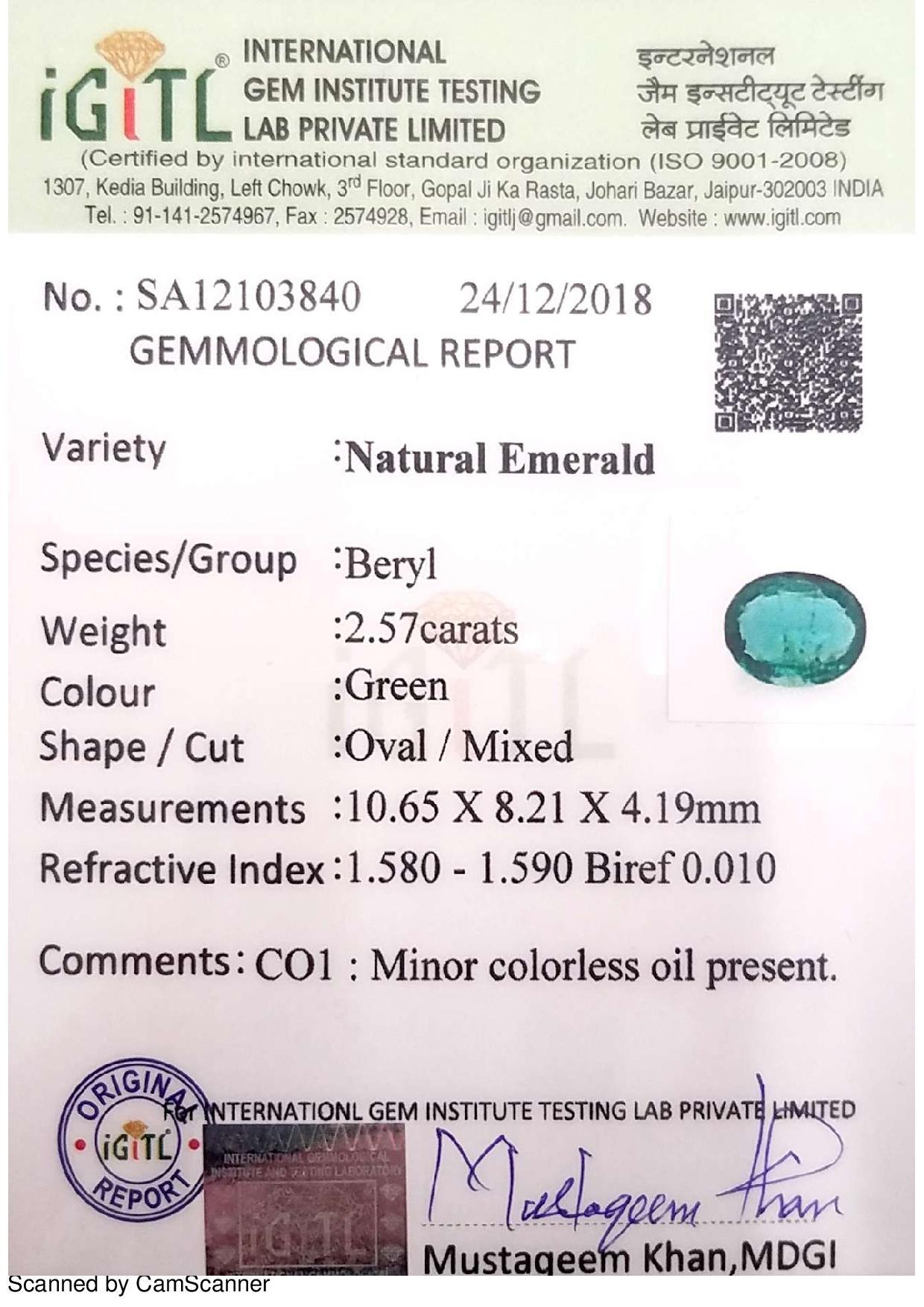 Oval Cut 2.57 Ct Weight Oval Shaped Green Color IGITL Certified Emerald Gemstone Pendant For Sale