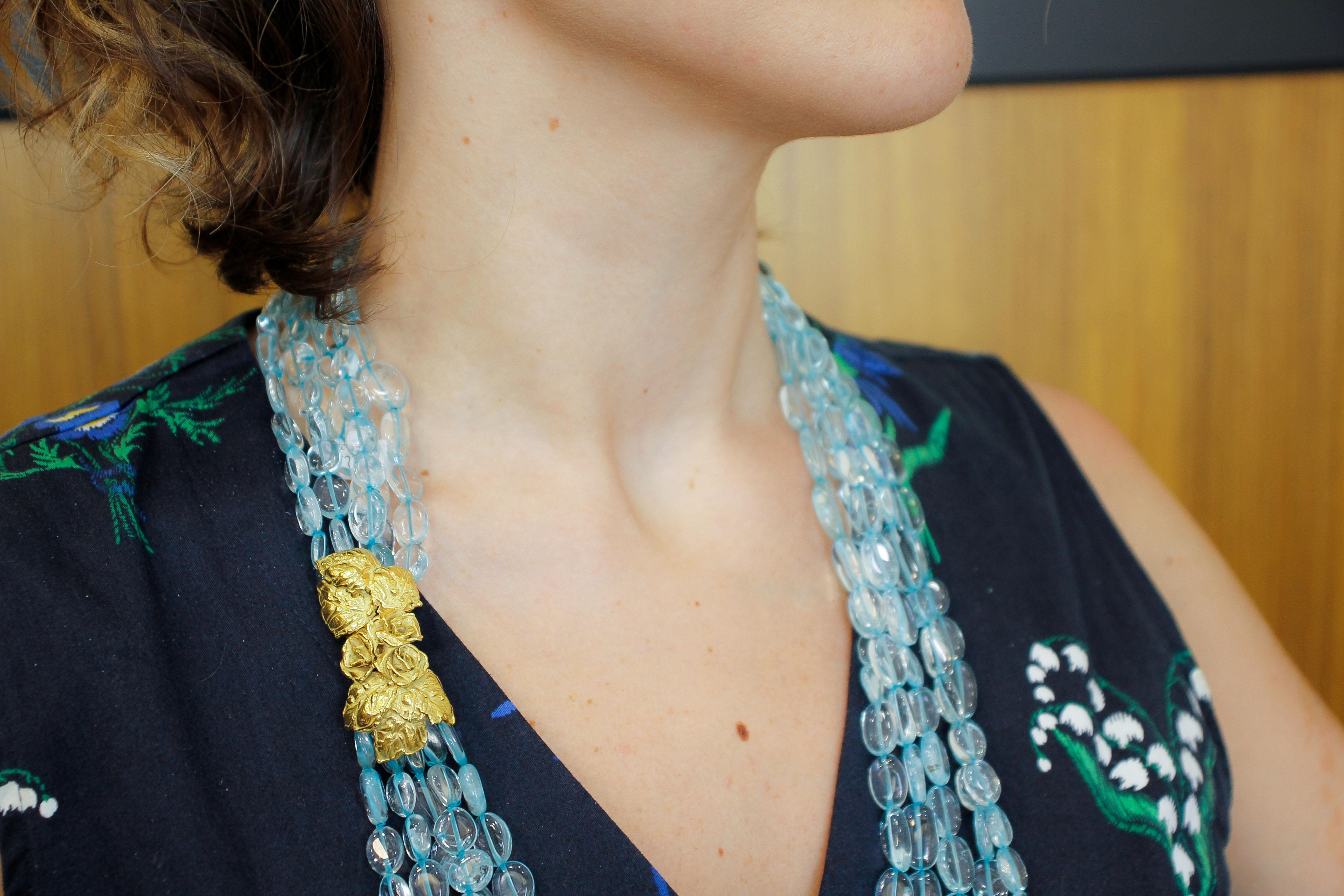 Mehrreihige 257 g Bergkristall-Halskette mit 18 Karat Gelbgold-Verschluss Damen im Angebot