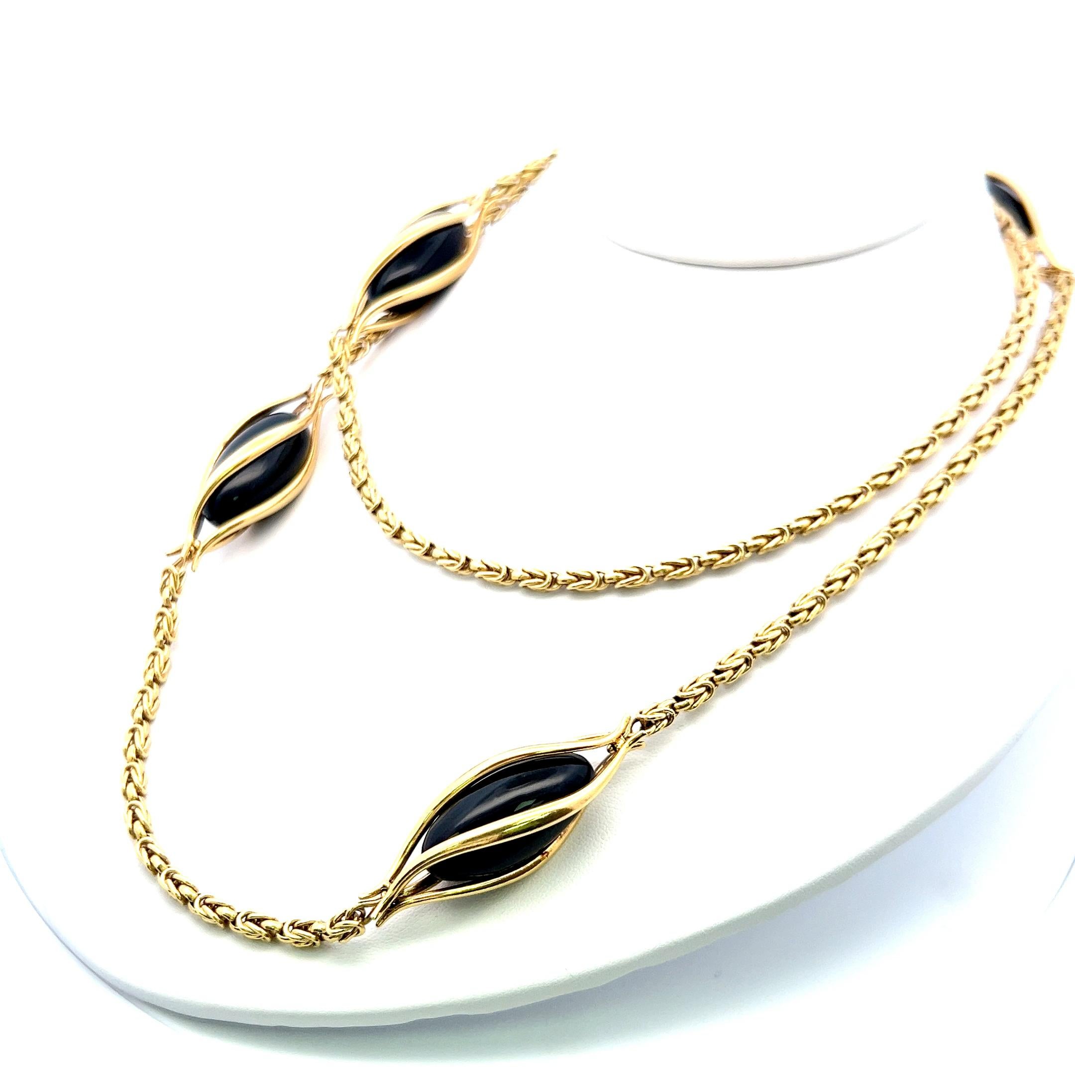 Taglio ovale 25,70-11,3 MM Onice Vintage 115,60 grammi Collana a catena in oro giallo 18 carati in vendita
