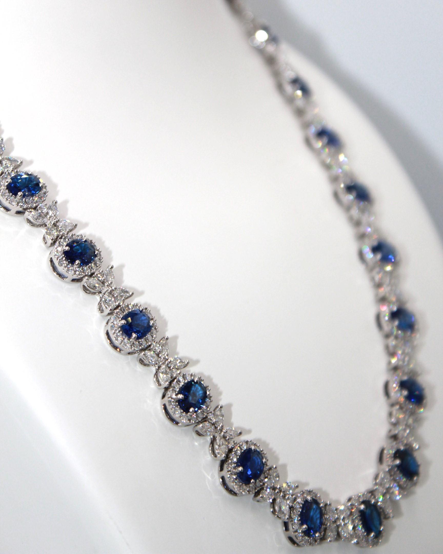 25,73 Karat Ceylon Saphir-Diamant-Halskette (Ovalschliff) im Angebot