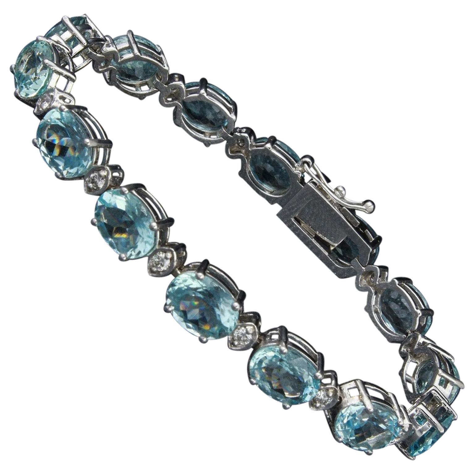  25.75 Carat Natural Aquamarine and Diamond 14 Karat Solid White Gold Bracelet