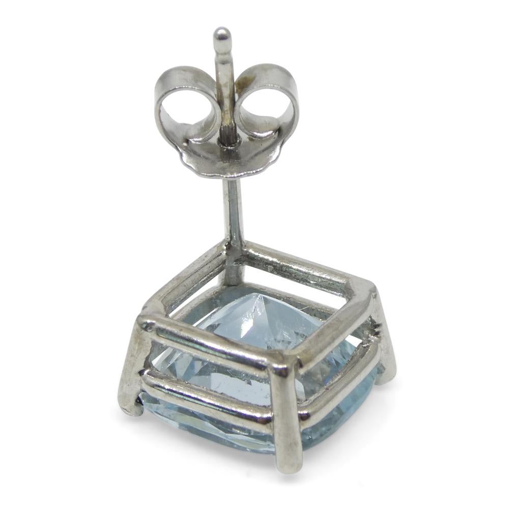 Taglio cuscino Orecchino singolo in oro bianco 14k con acquamarina blu a cuscino da 2,57 carati in vendita