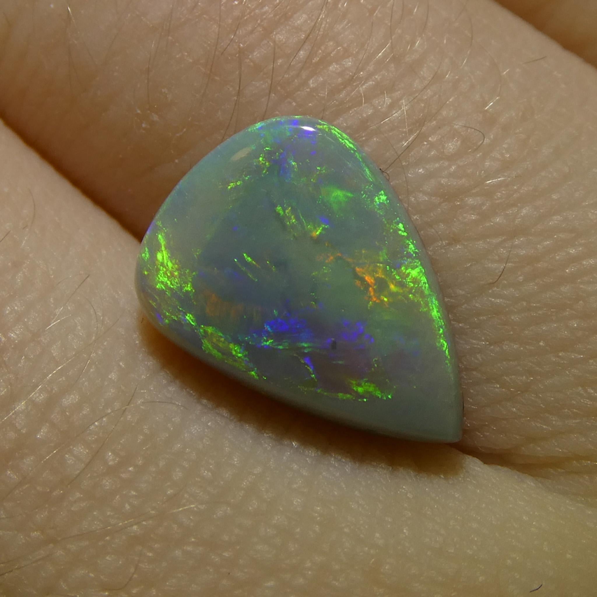 2.57ct Opale grigio cabochon a forma libera dall'Australia in vendita 1